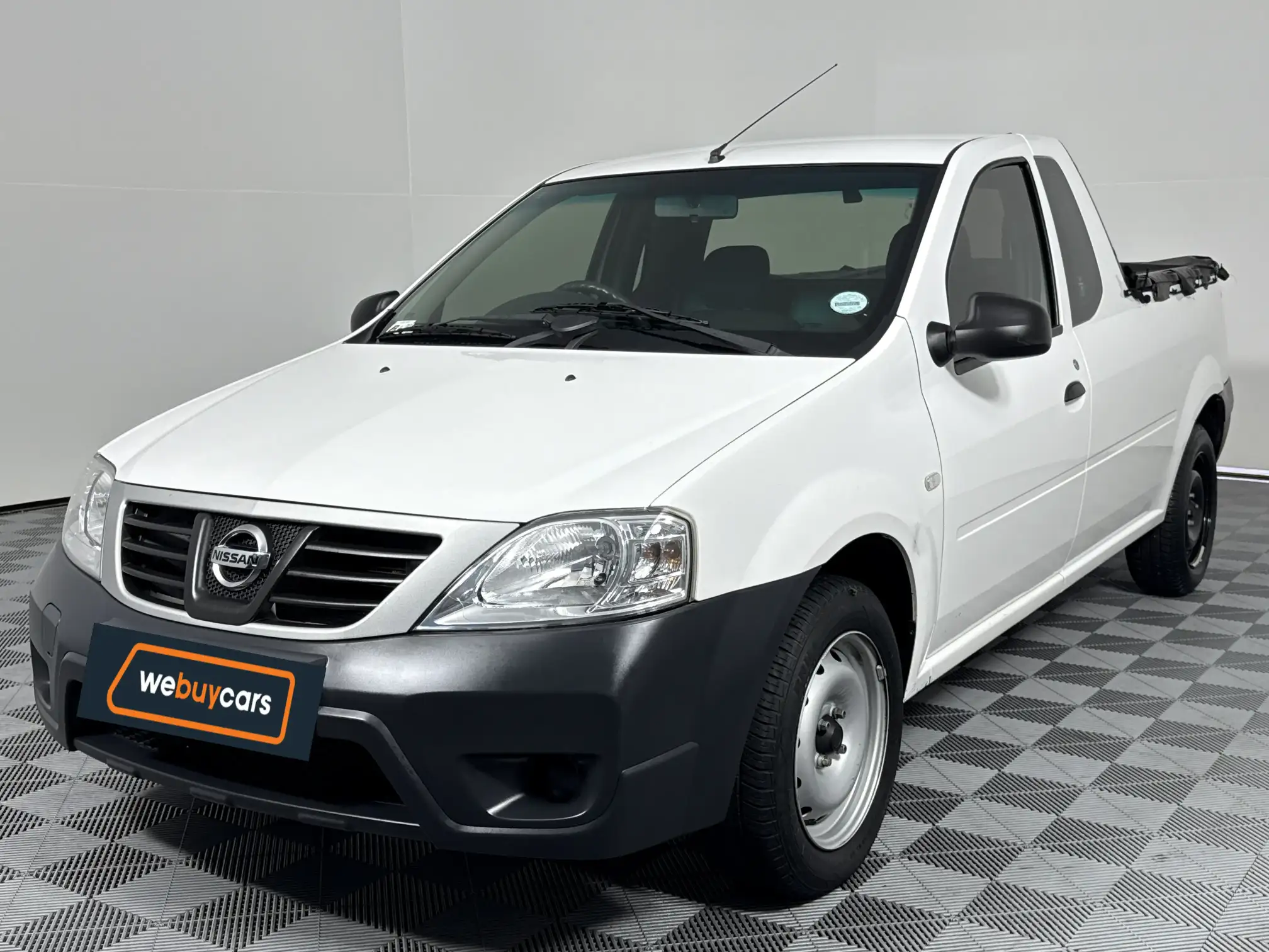 2022 Nissan NP200