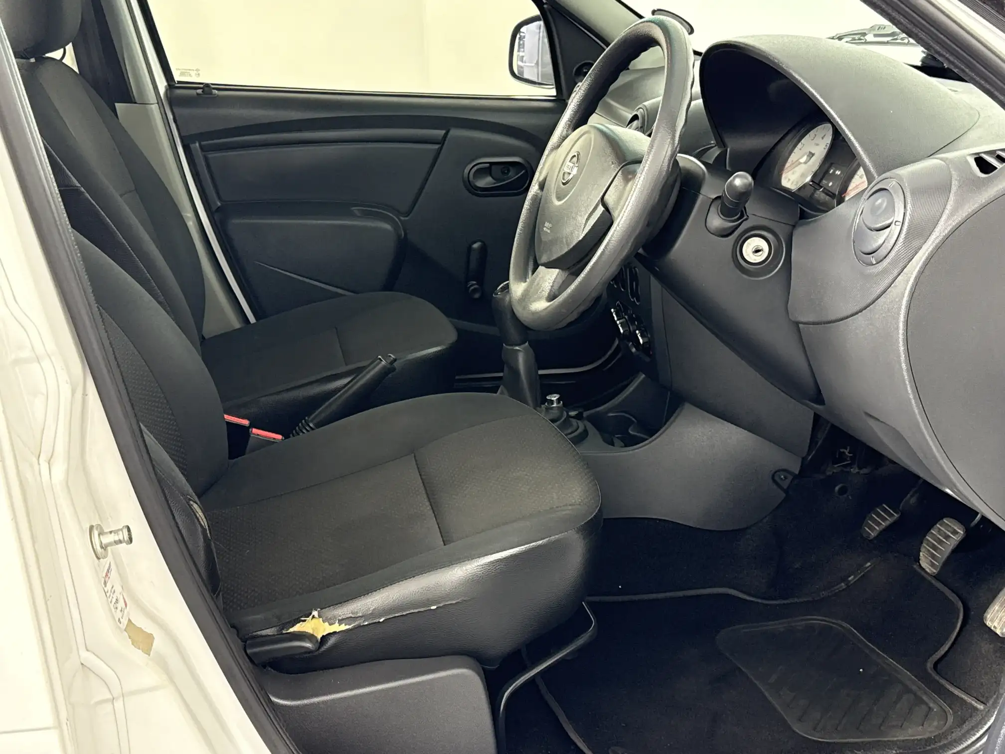 Nissan NP200