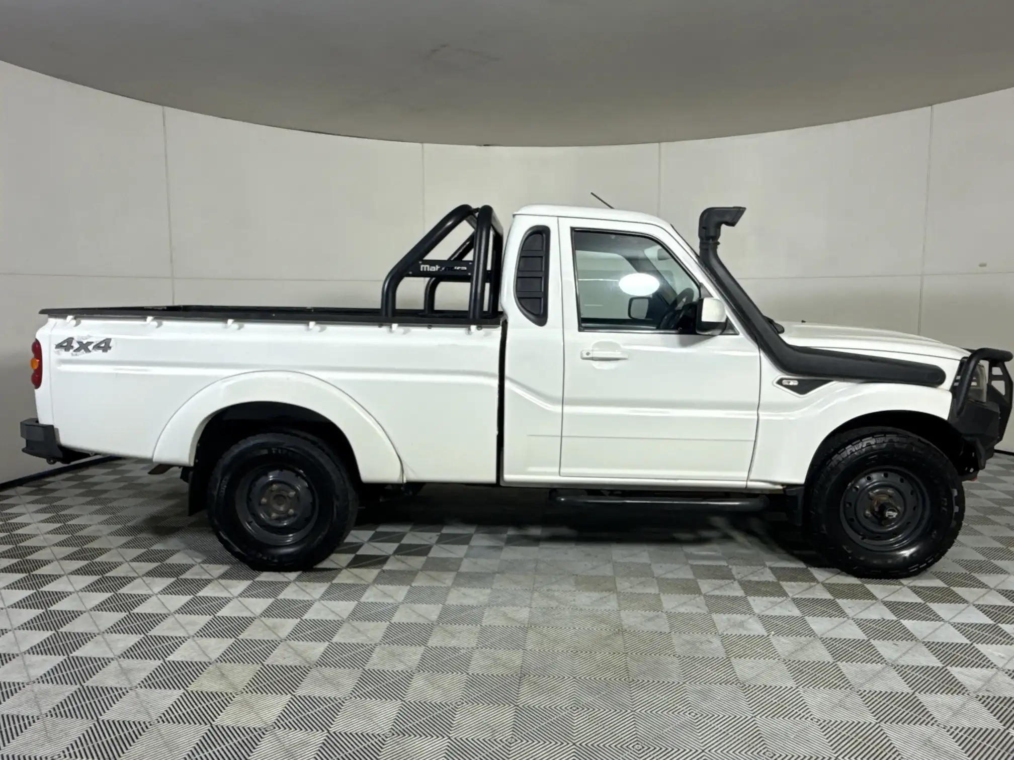 Mahindra PIK UP