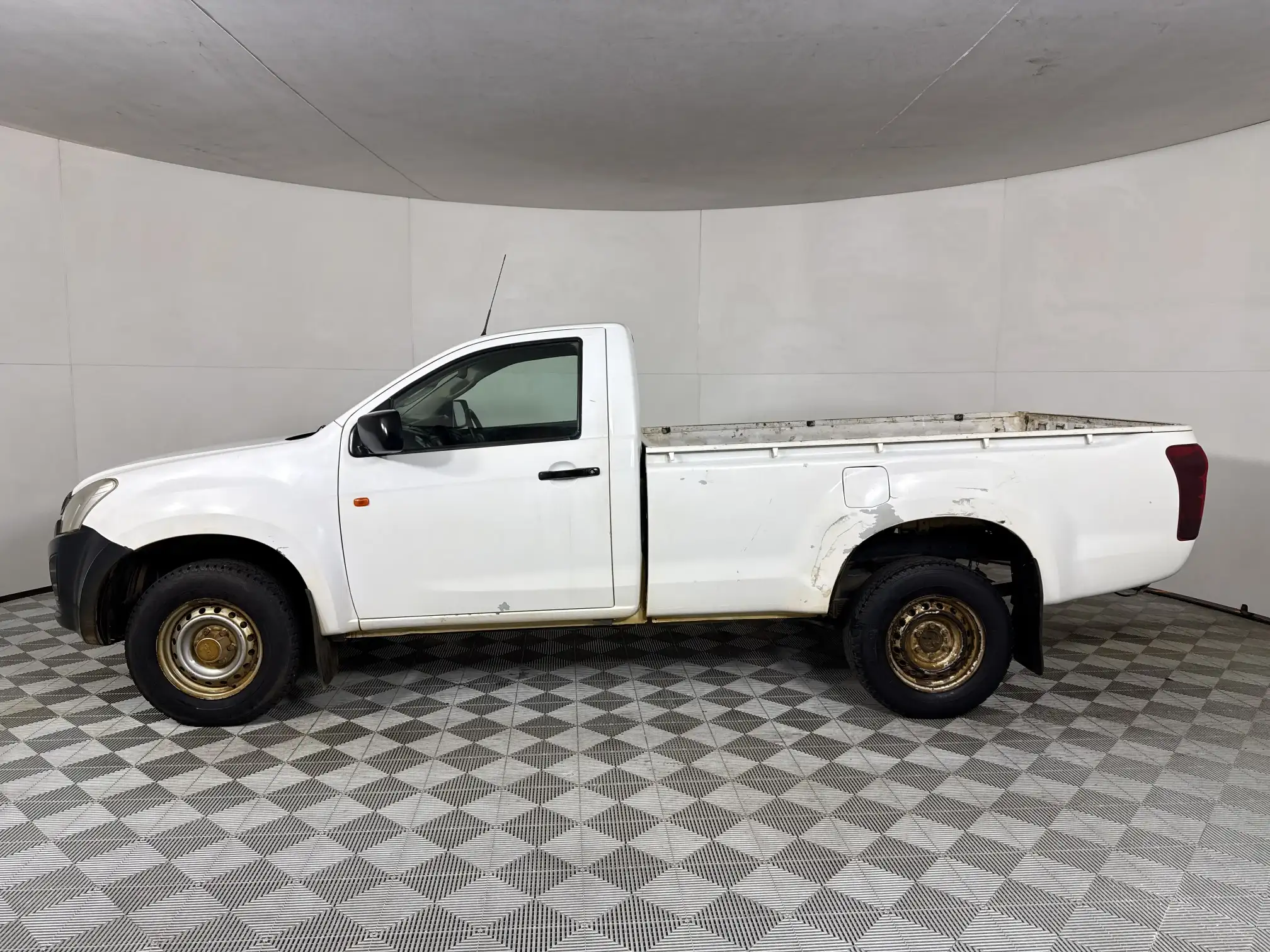 Isuzu KB