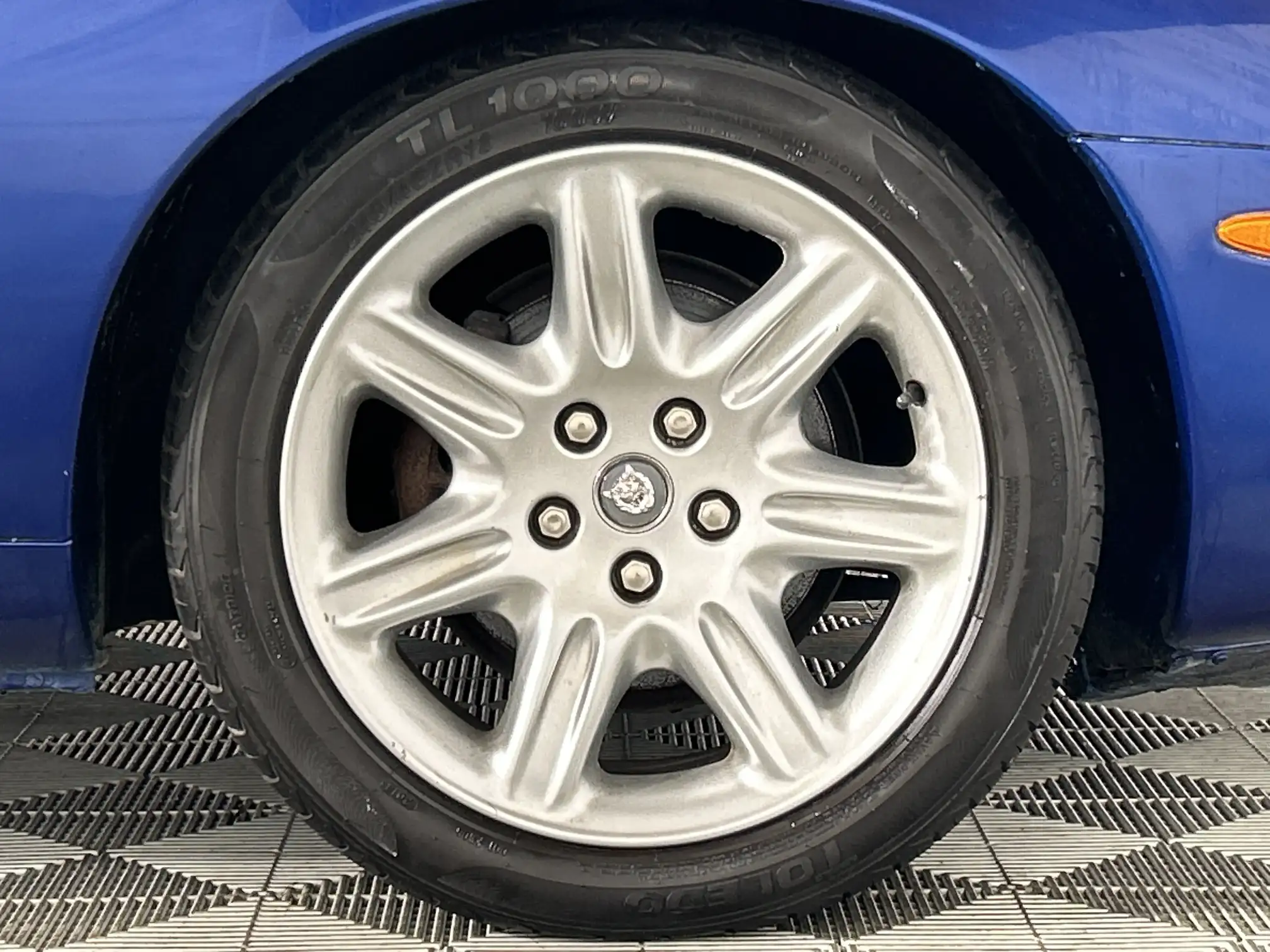 Jaguar XK8
