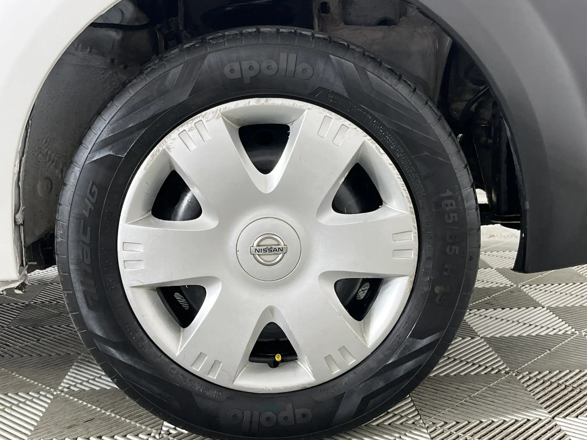 Nissan NP200