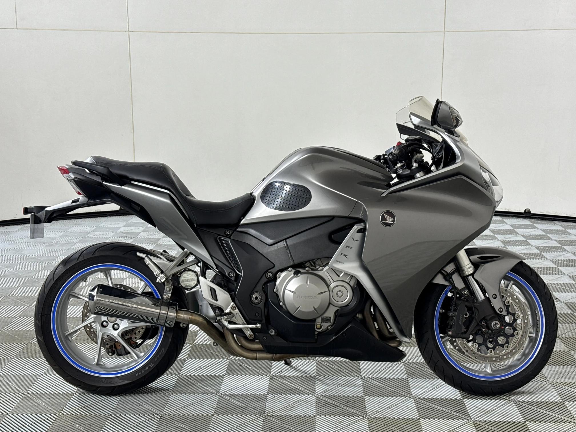 Honda VFR 1200F for sale in Gauteng - Centurion - Carfind.co.za (ID ...