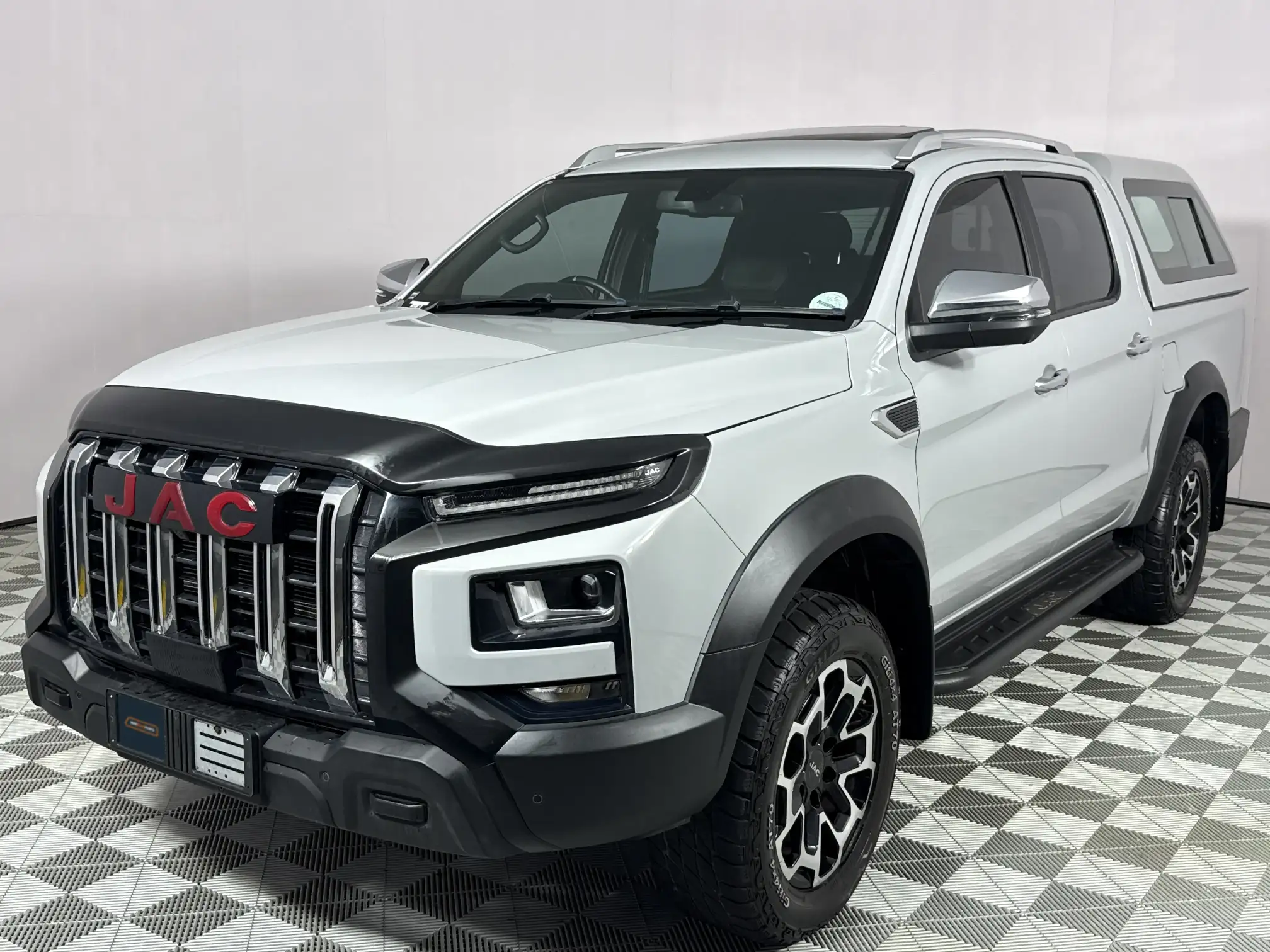 2024 JAC T8