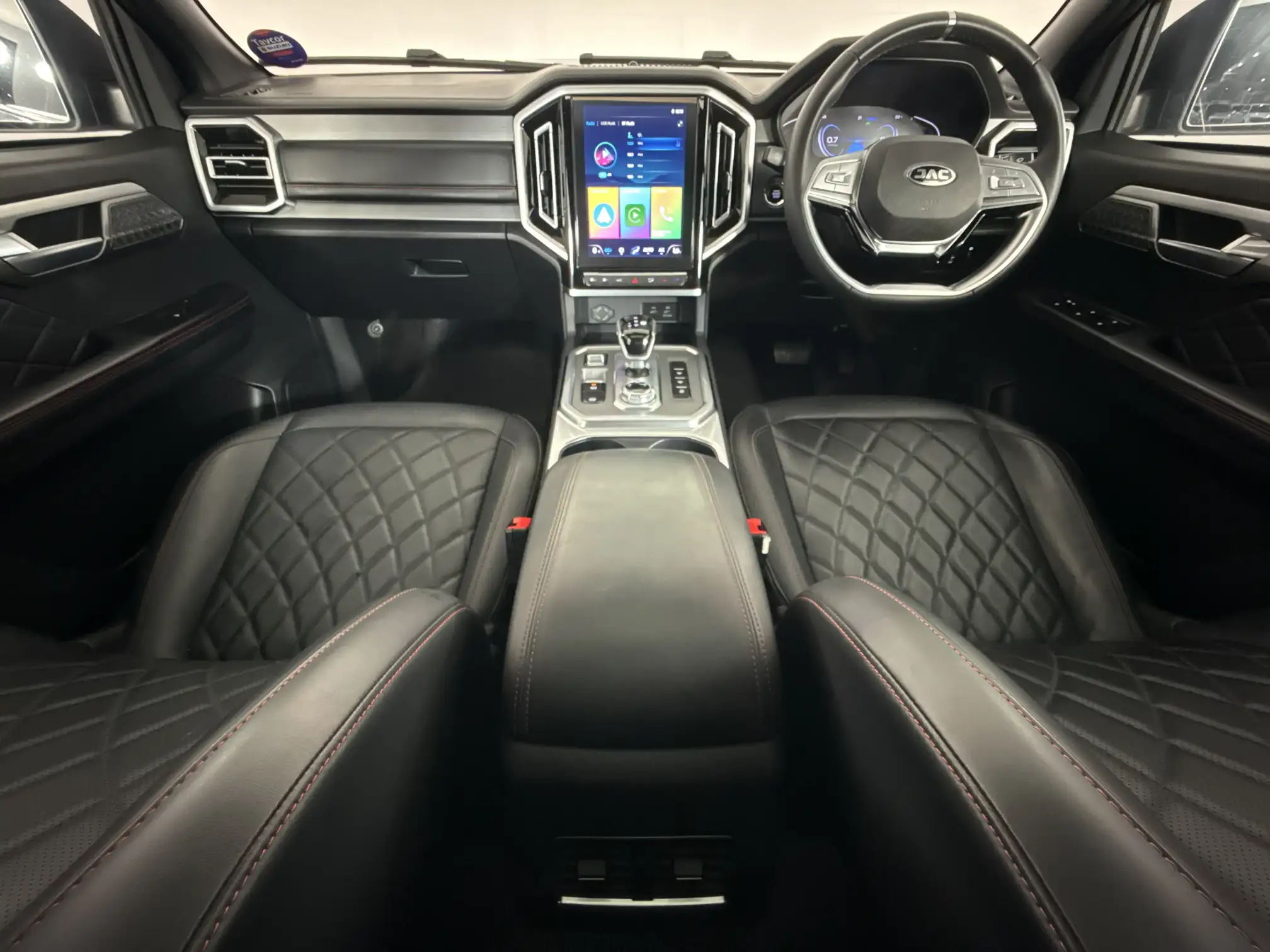 JAC T8