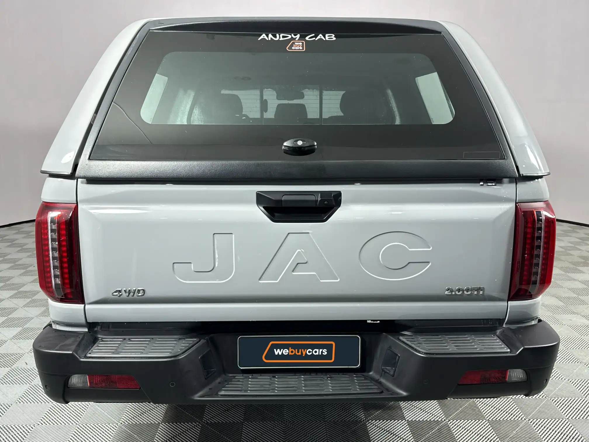 JAC T8