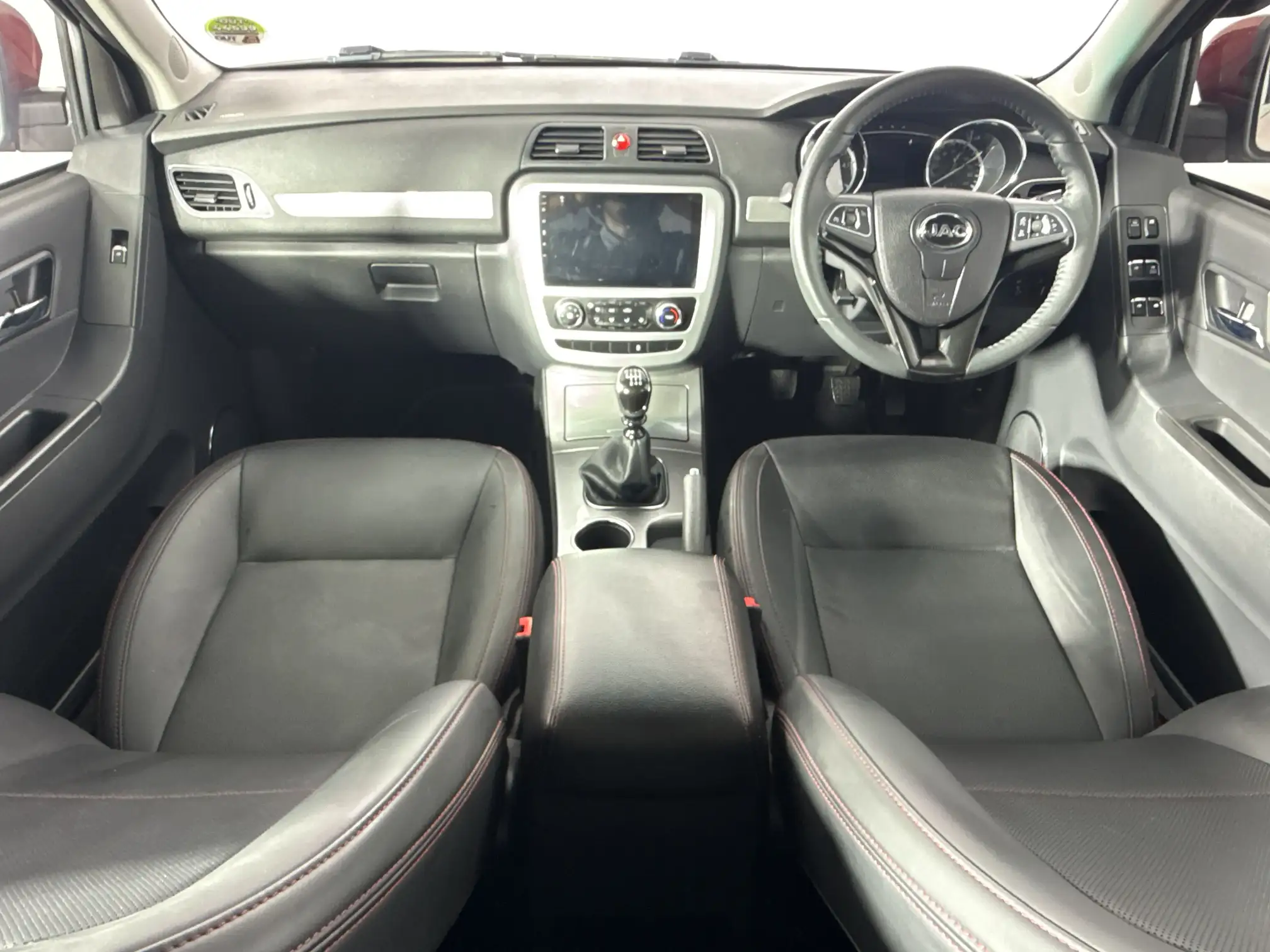 JAC T8