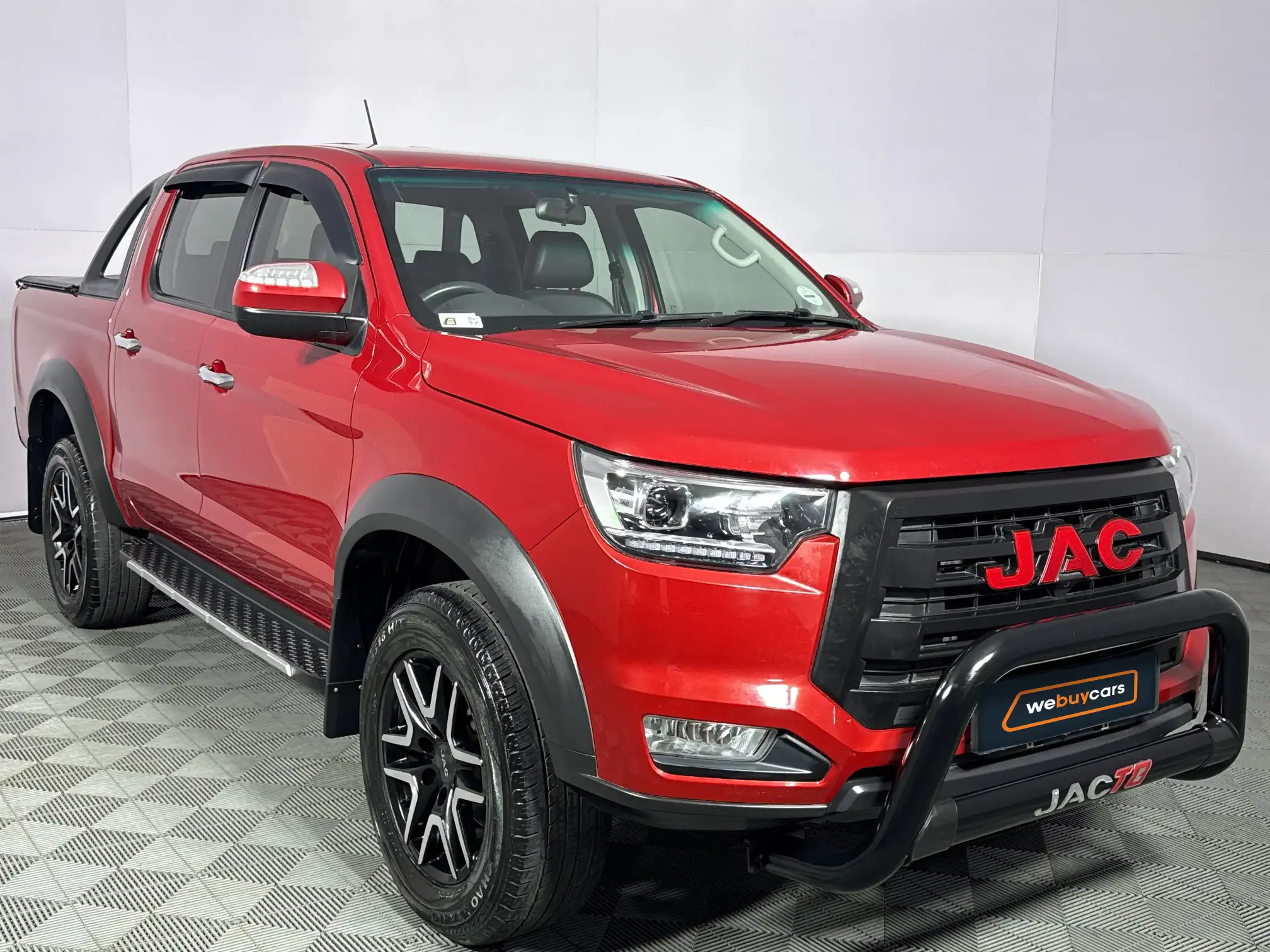 JAC T8