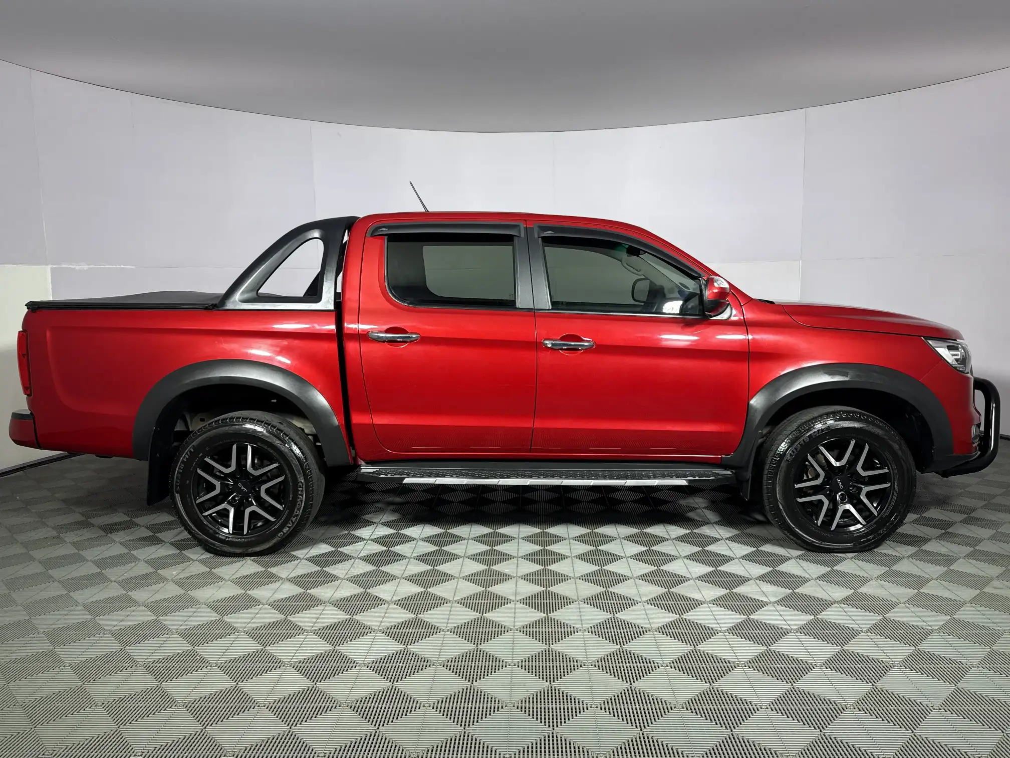 JAC T8