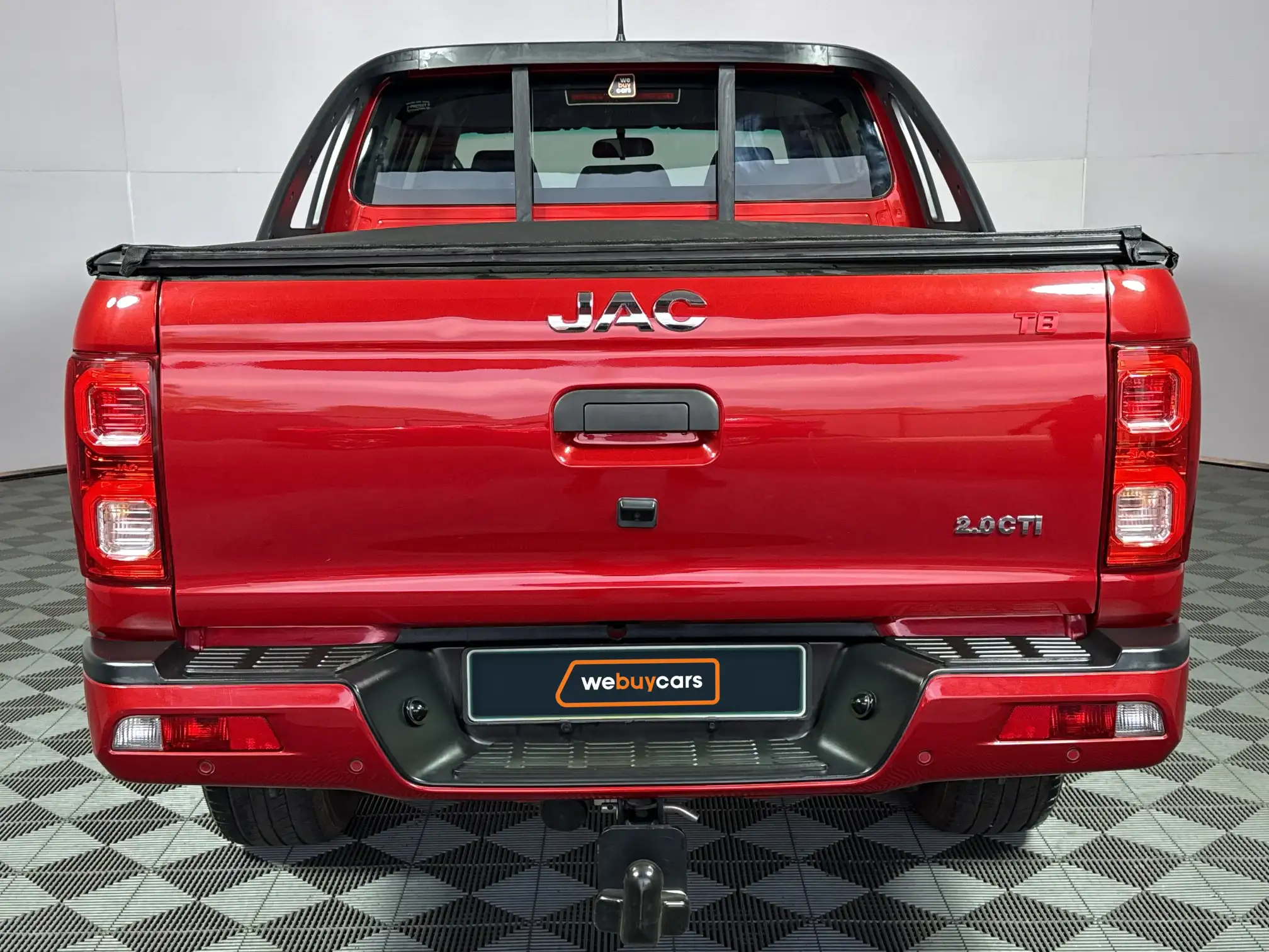 JAC T8