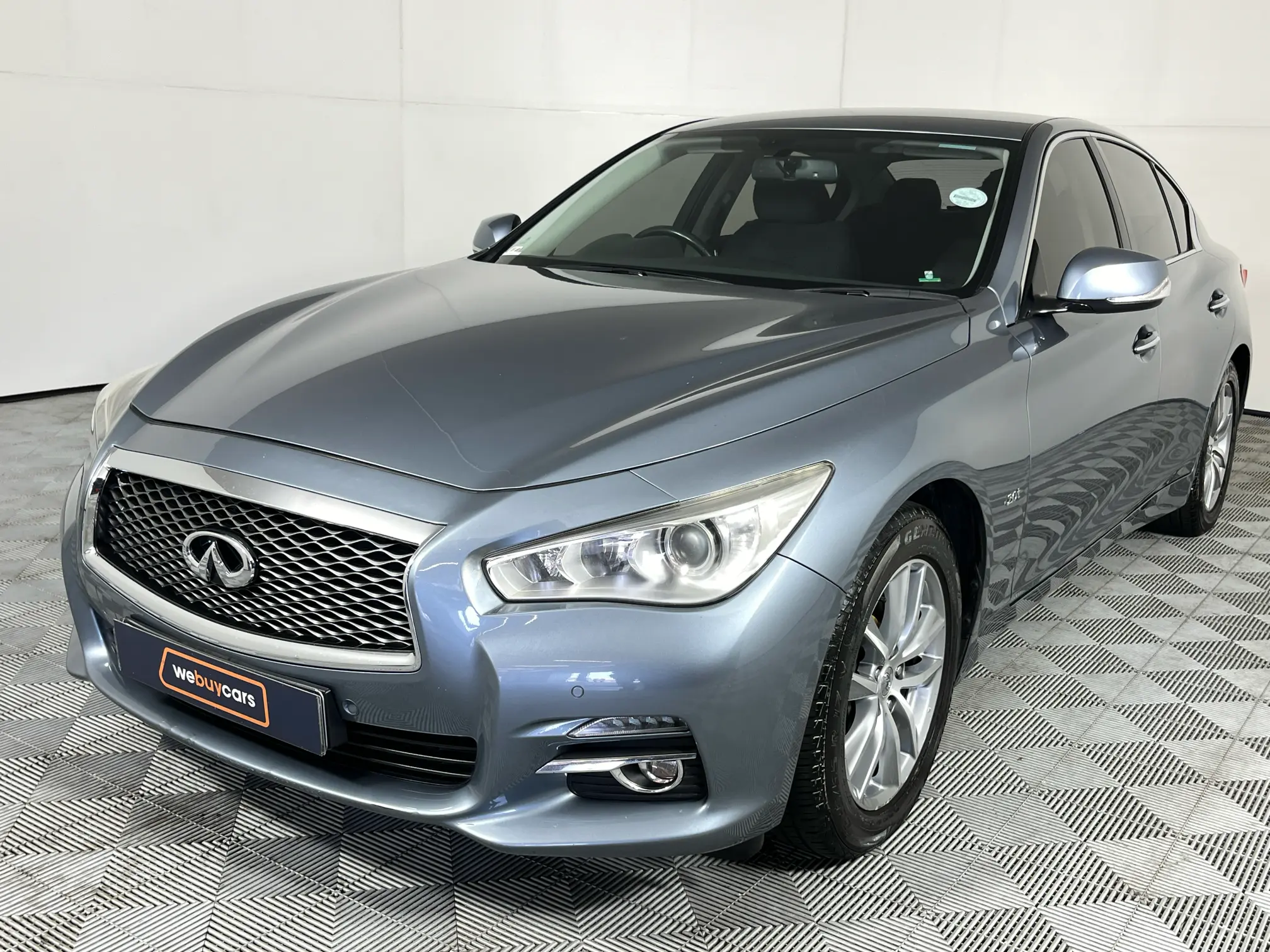 2015 Infiniti Q50 2.0 Sport Auto