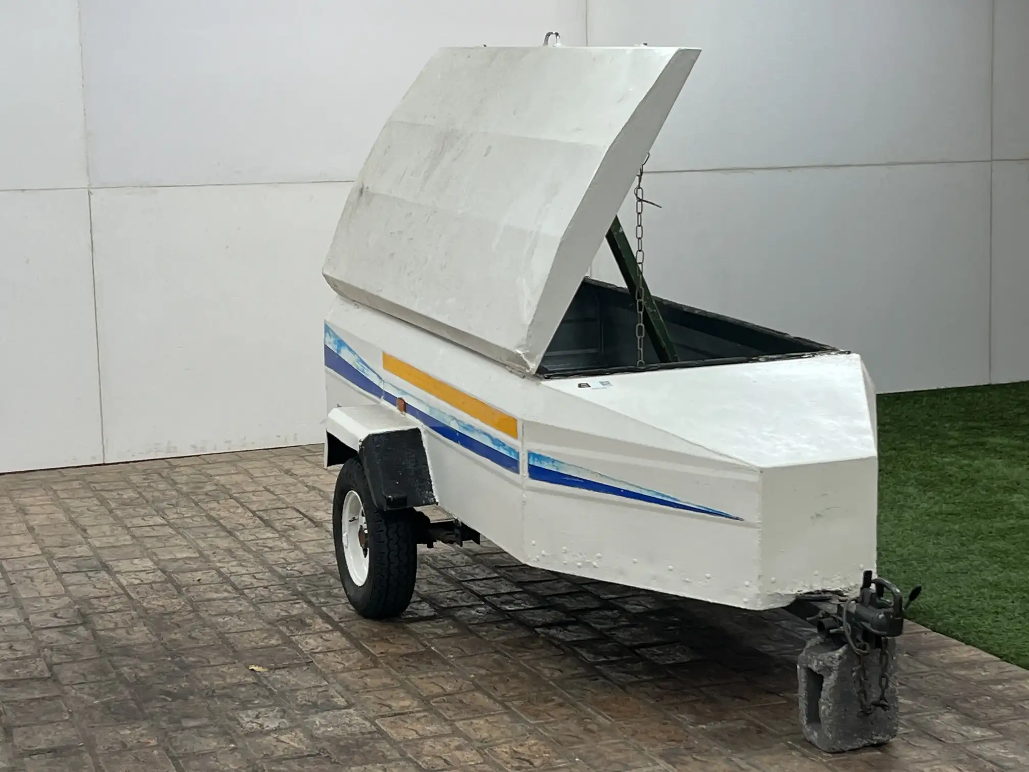 Karet Trailer