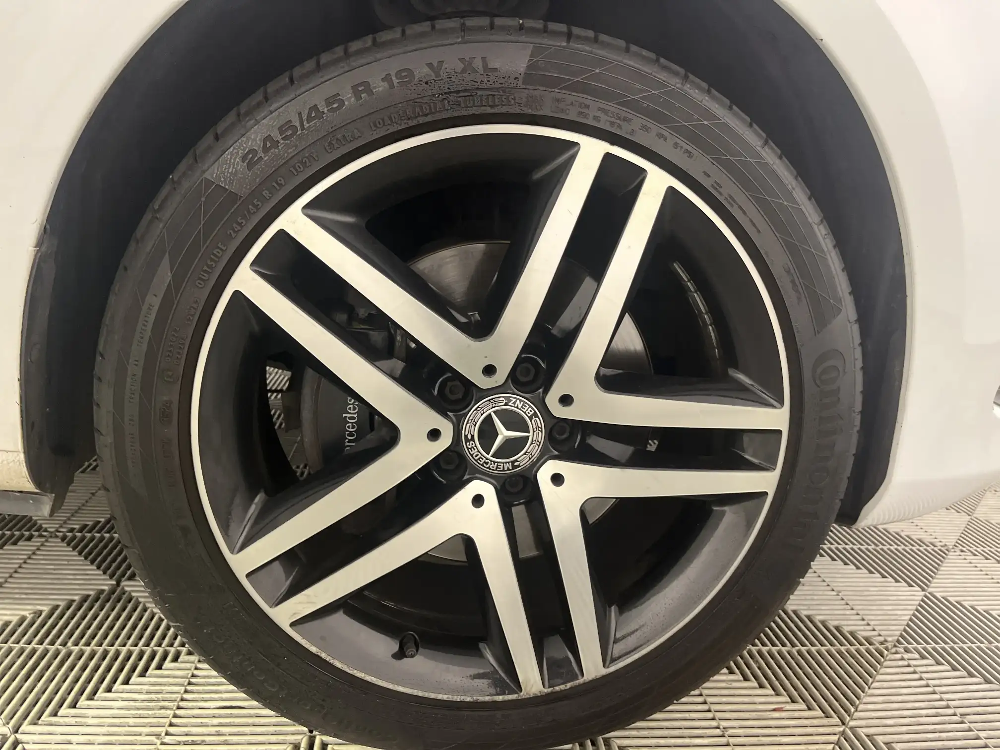 Mercedes-Benz V250