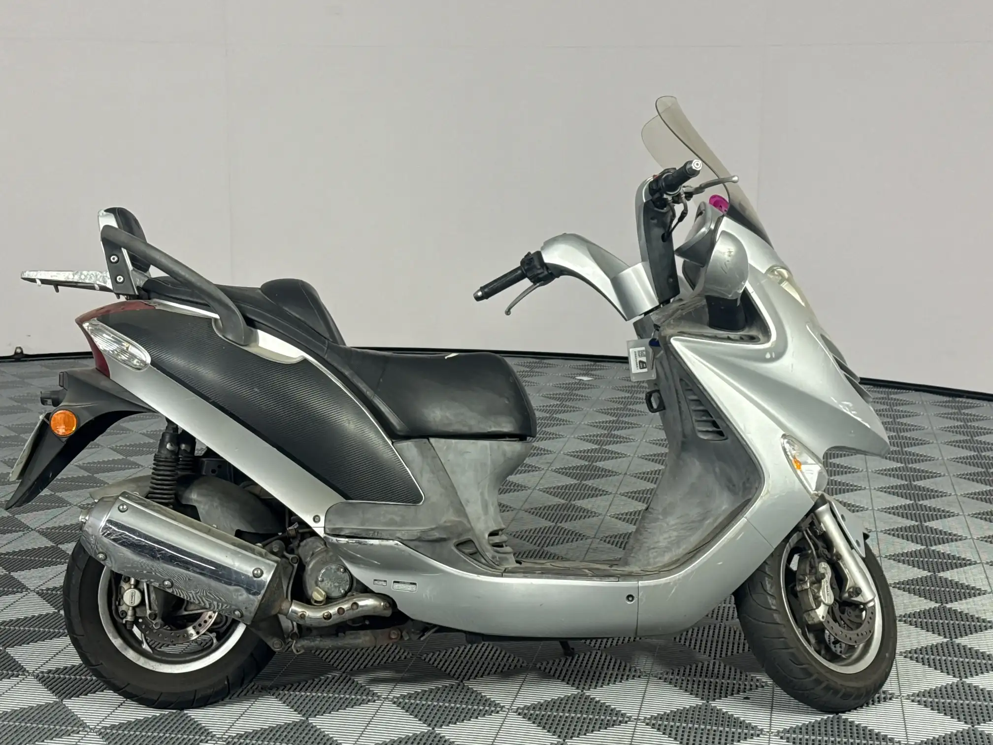 Kymco B & W