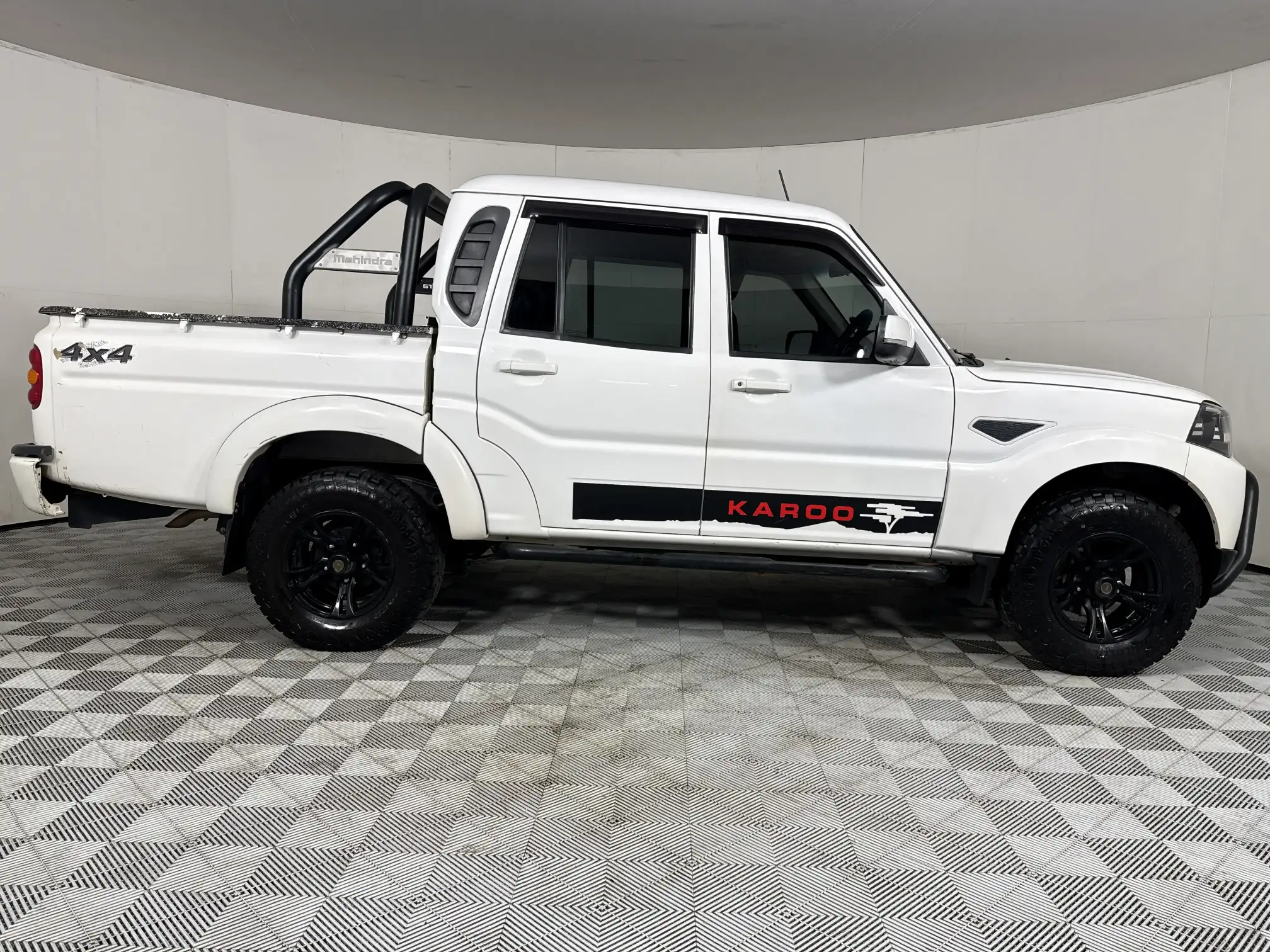 Mahindra PIK UP