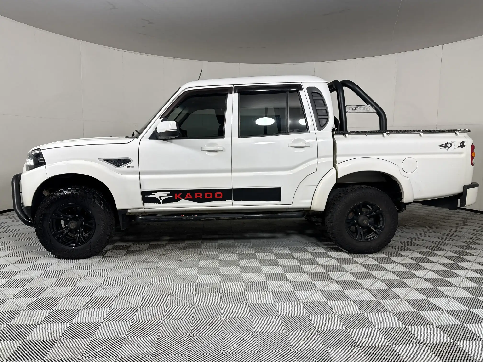 Mahindra PIK UP