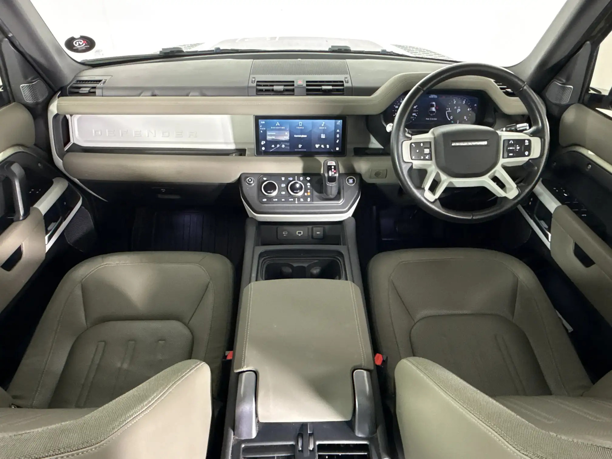 Land Rover Defender 110