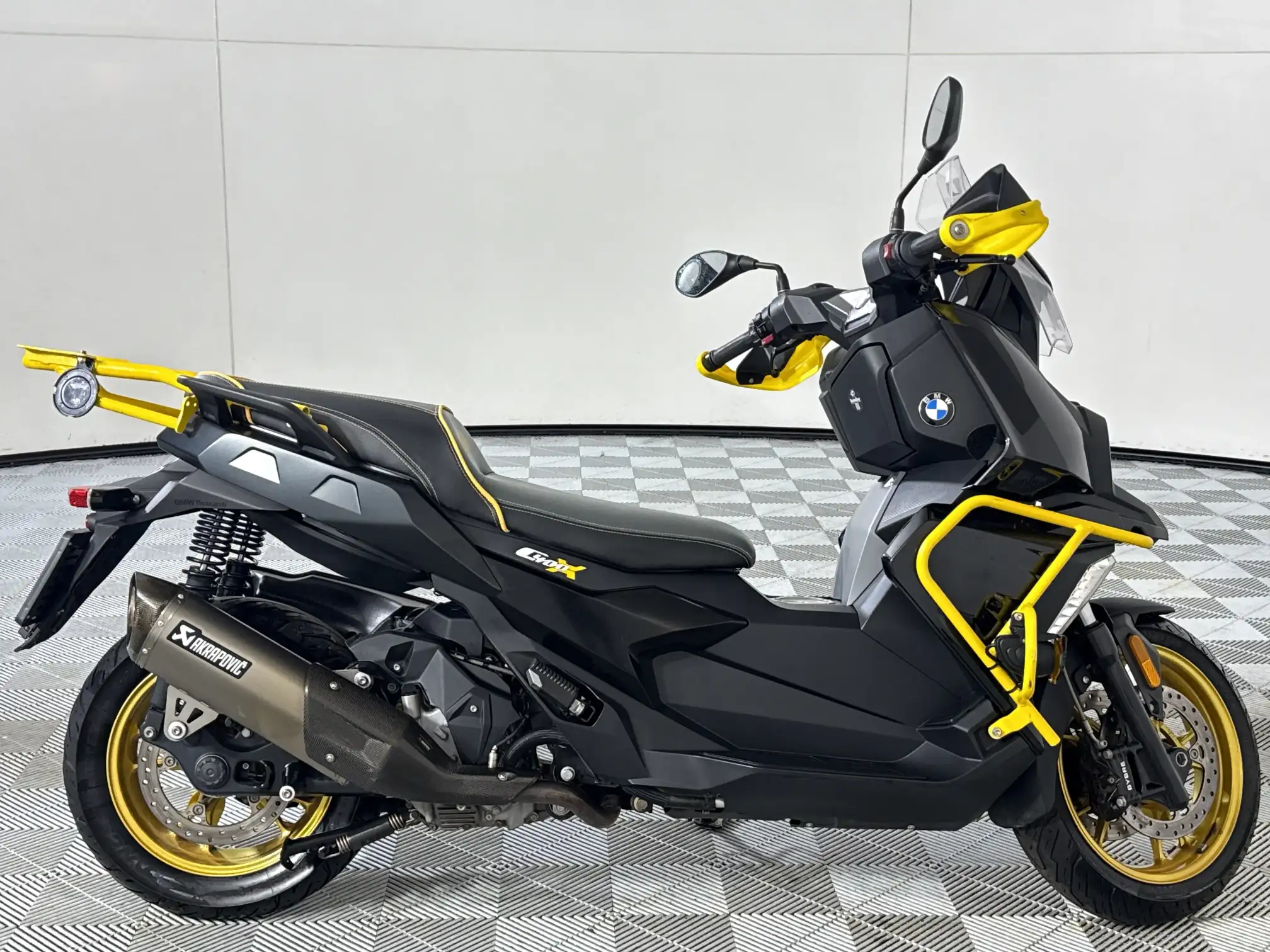 2022 BMW C