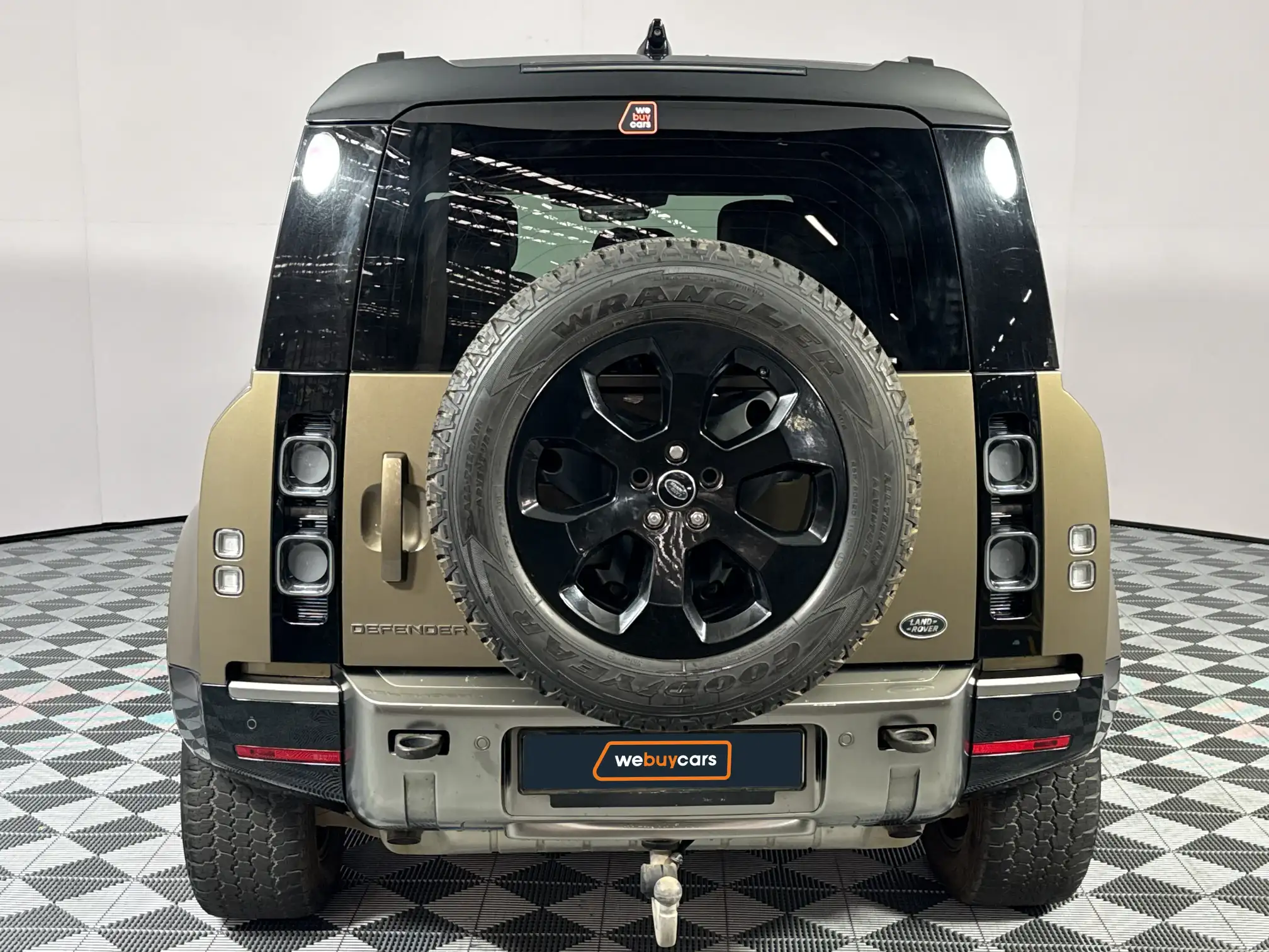 Land Rover Defender 110