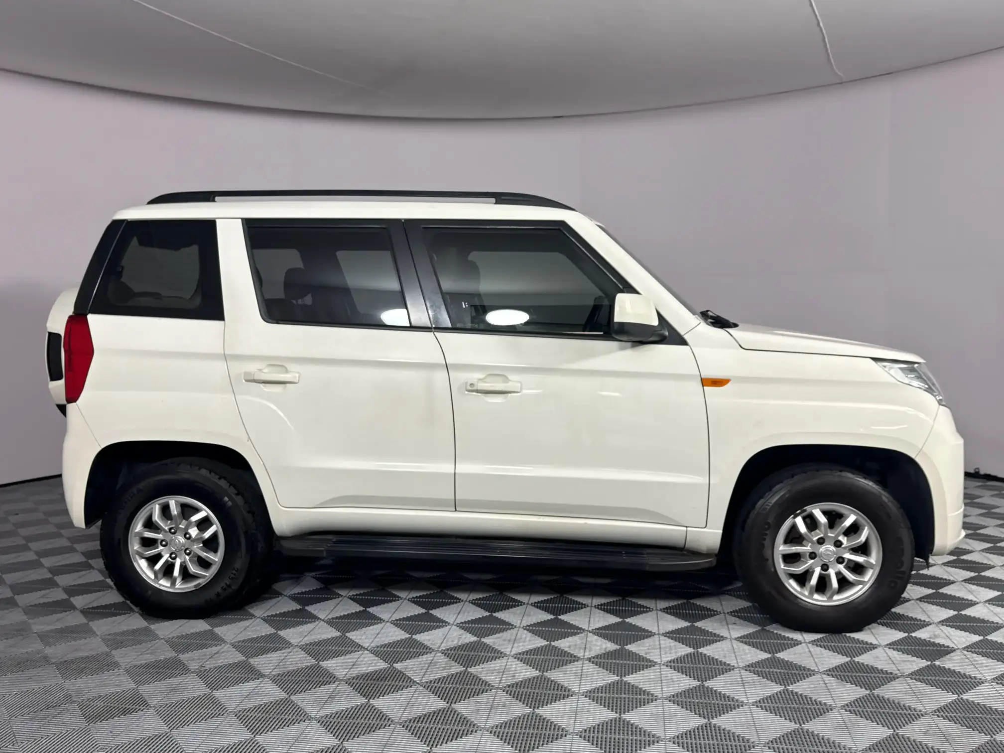 Mahindra TUV