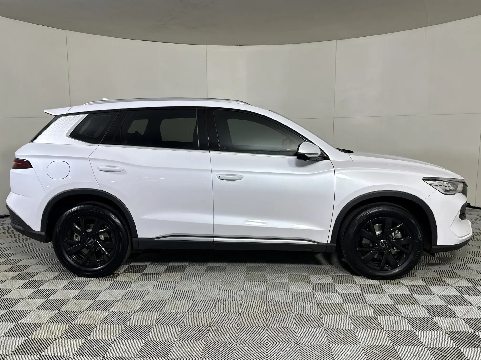 BYD Sealion 5