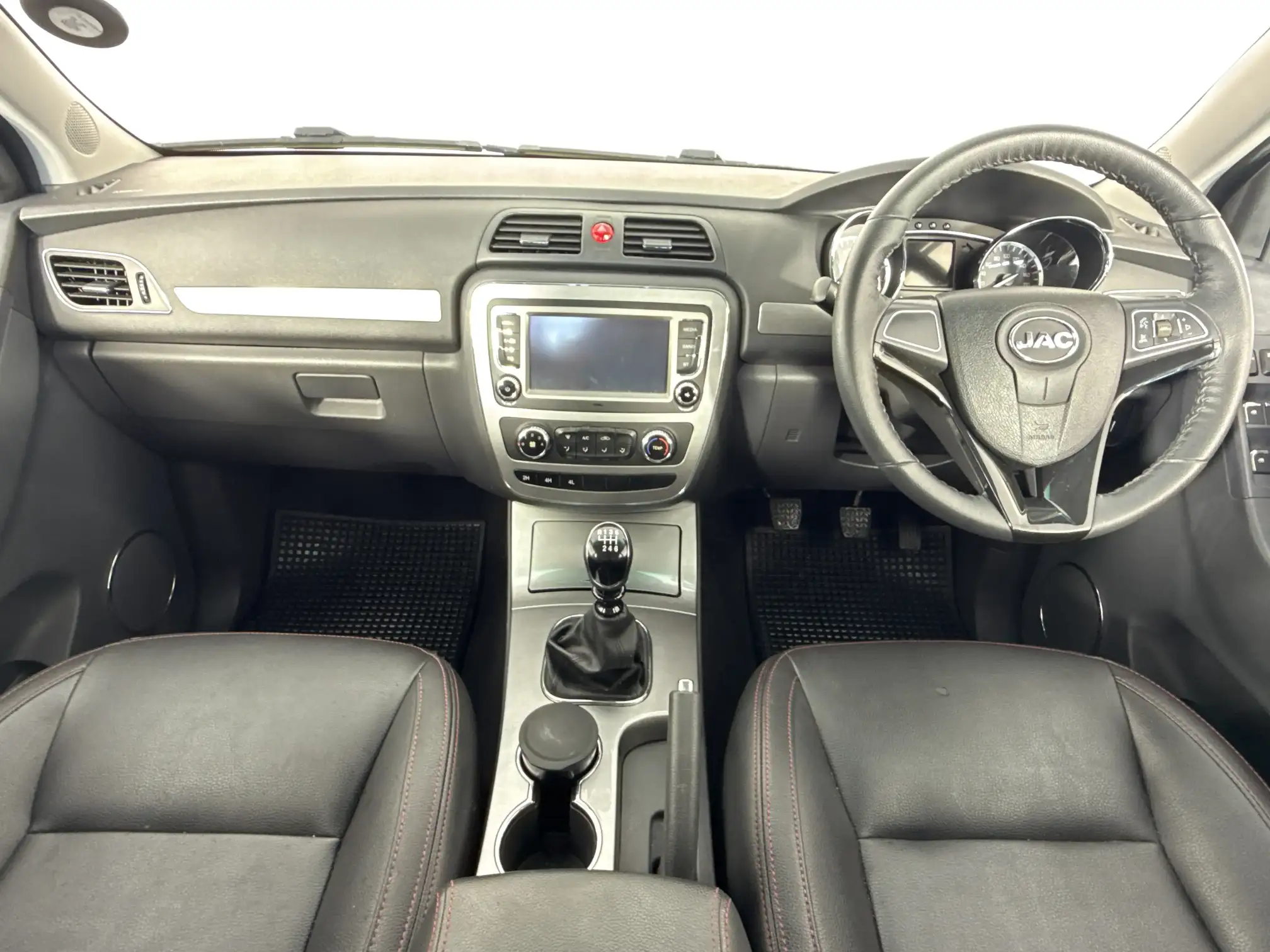 JAC T6