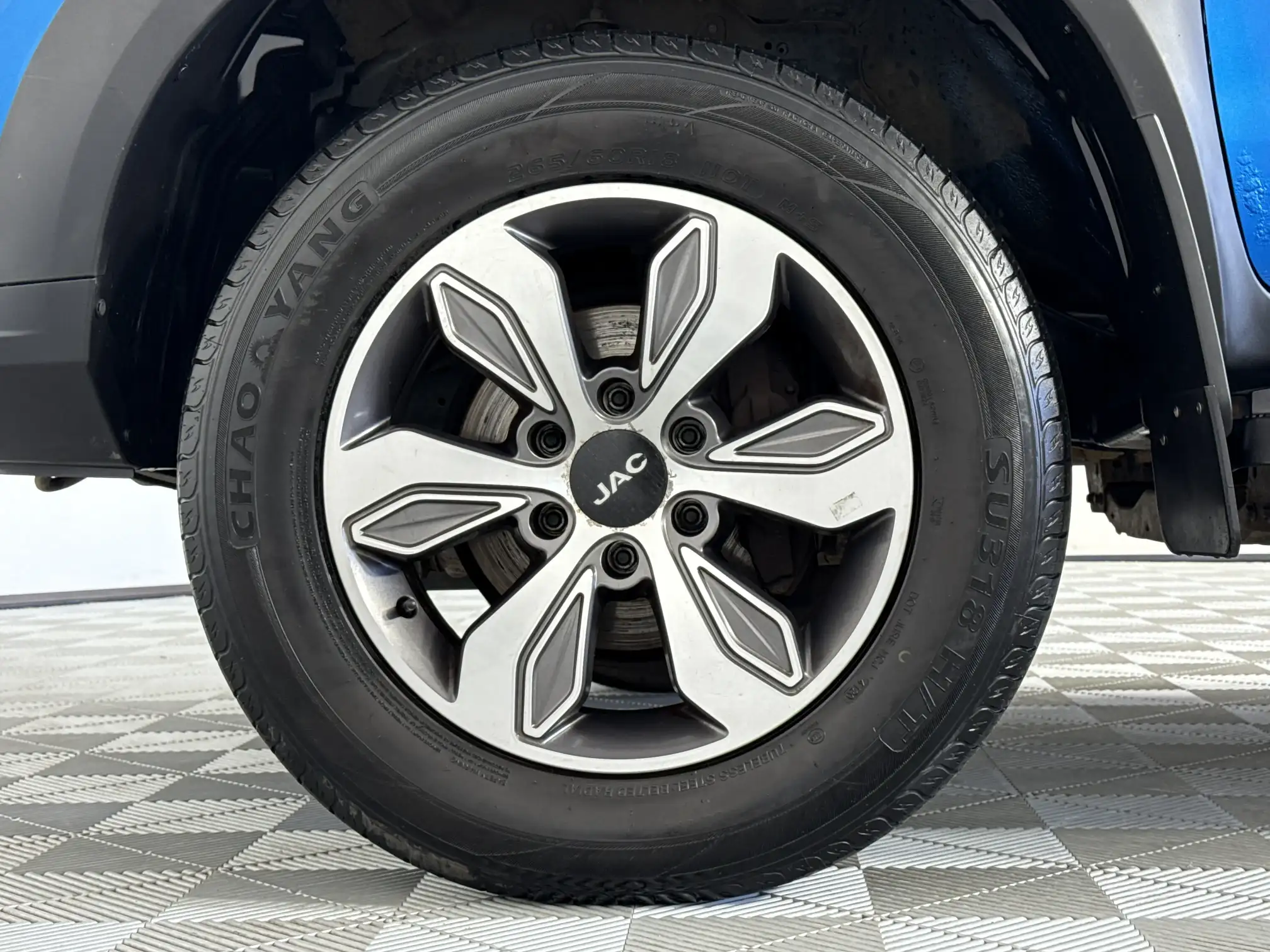 JAC T6