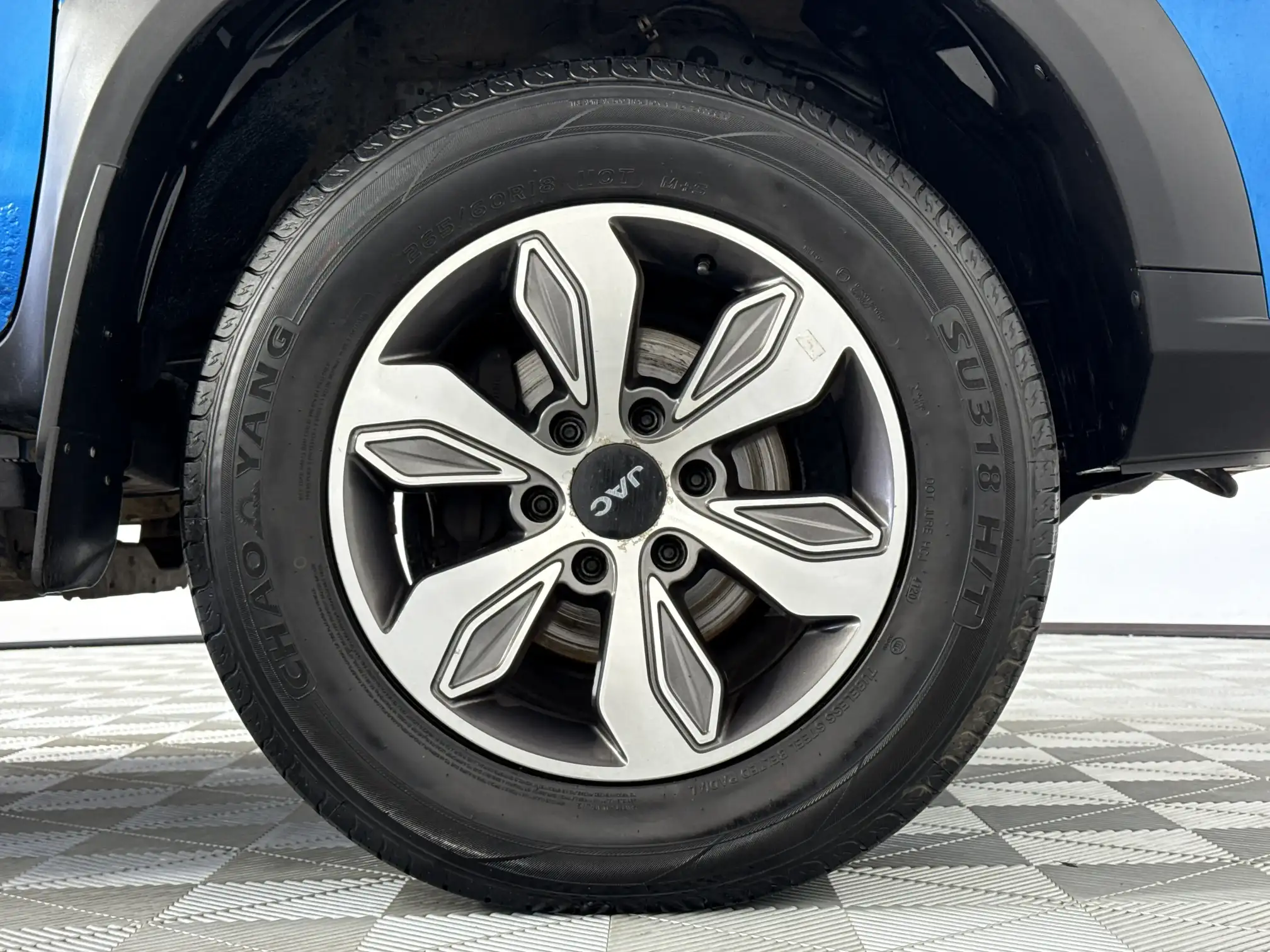 JAC T6