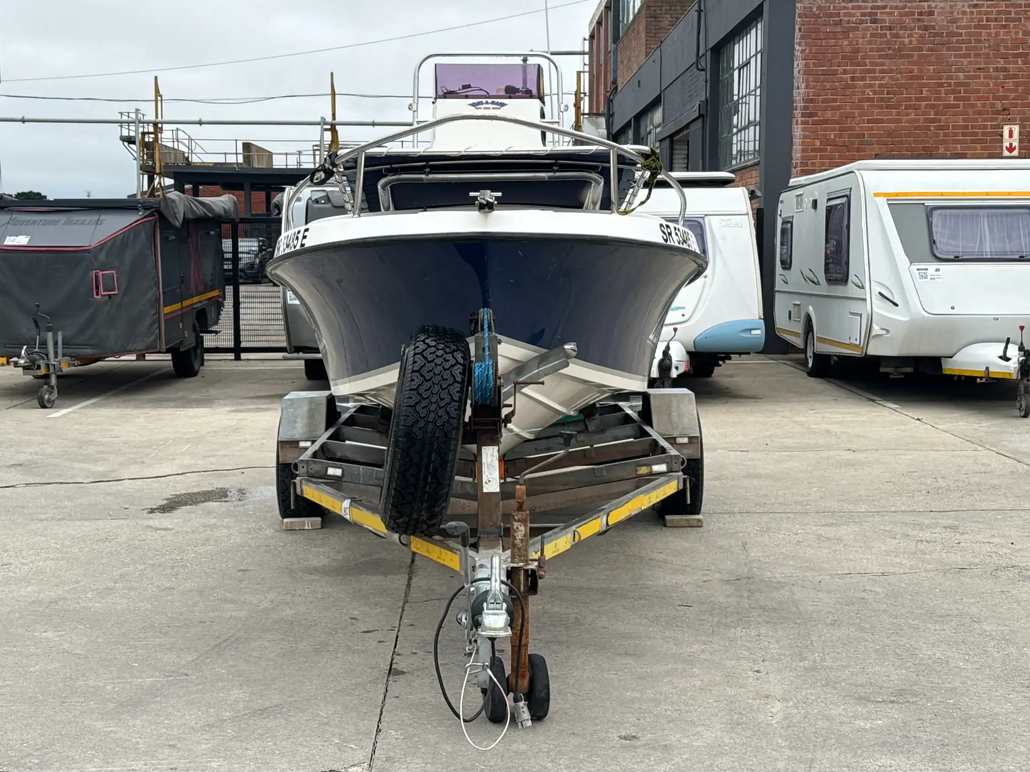 Scorpion Monohull