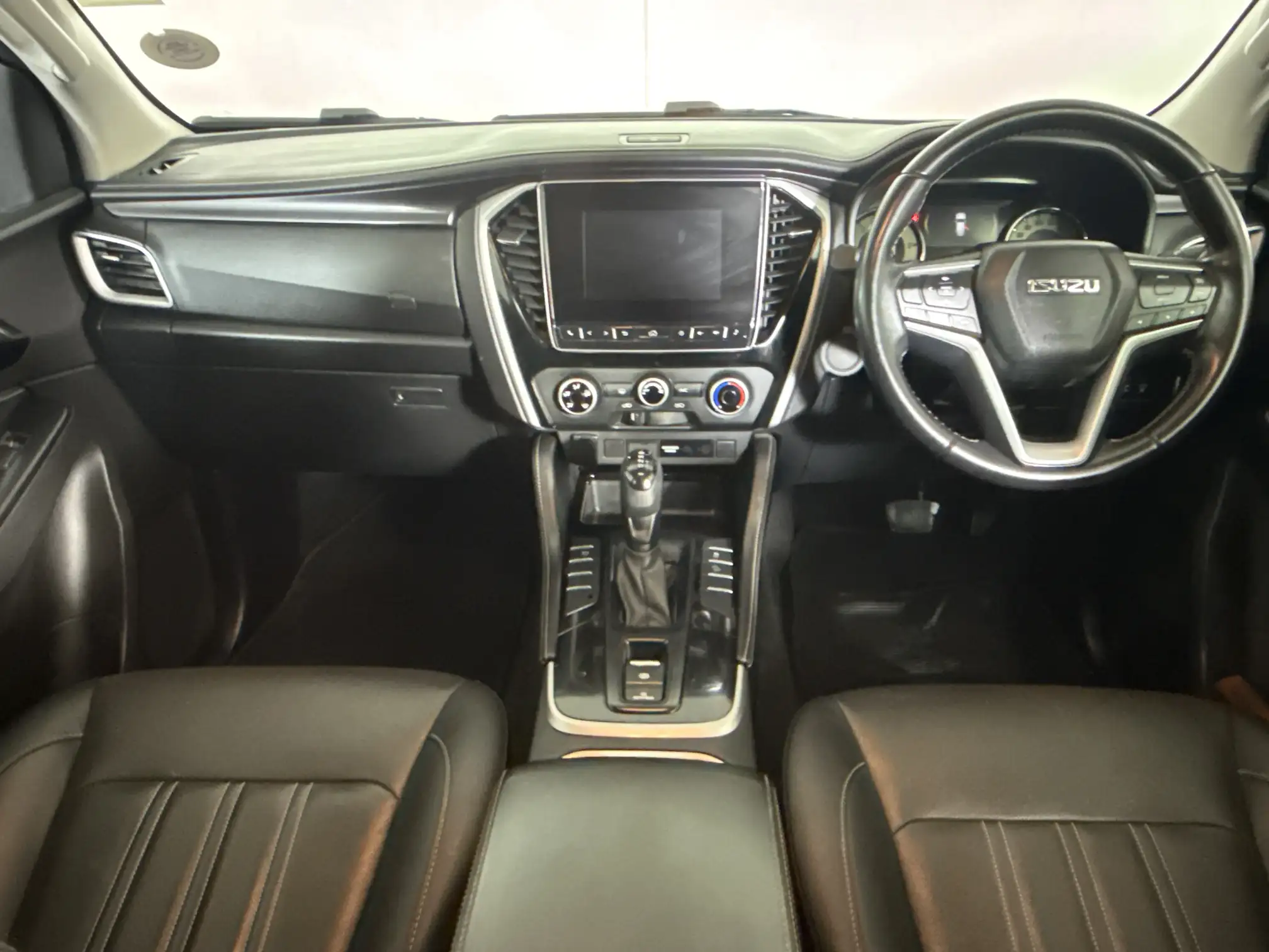 Isuzu MU-X