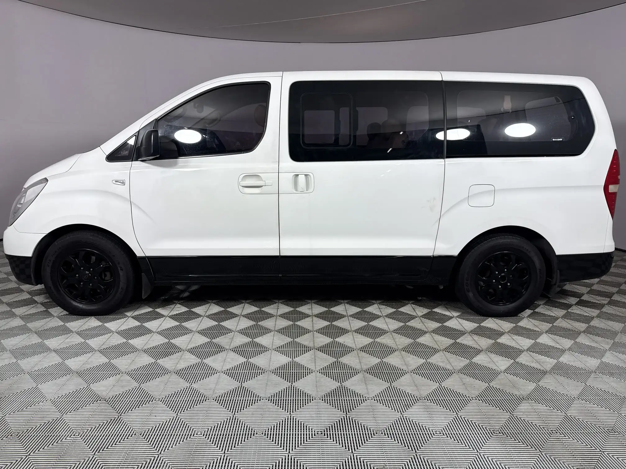 Hyundai H-1