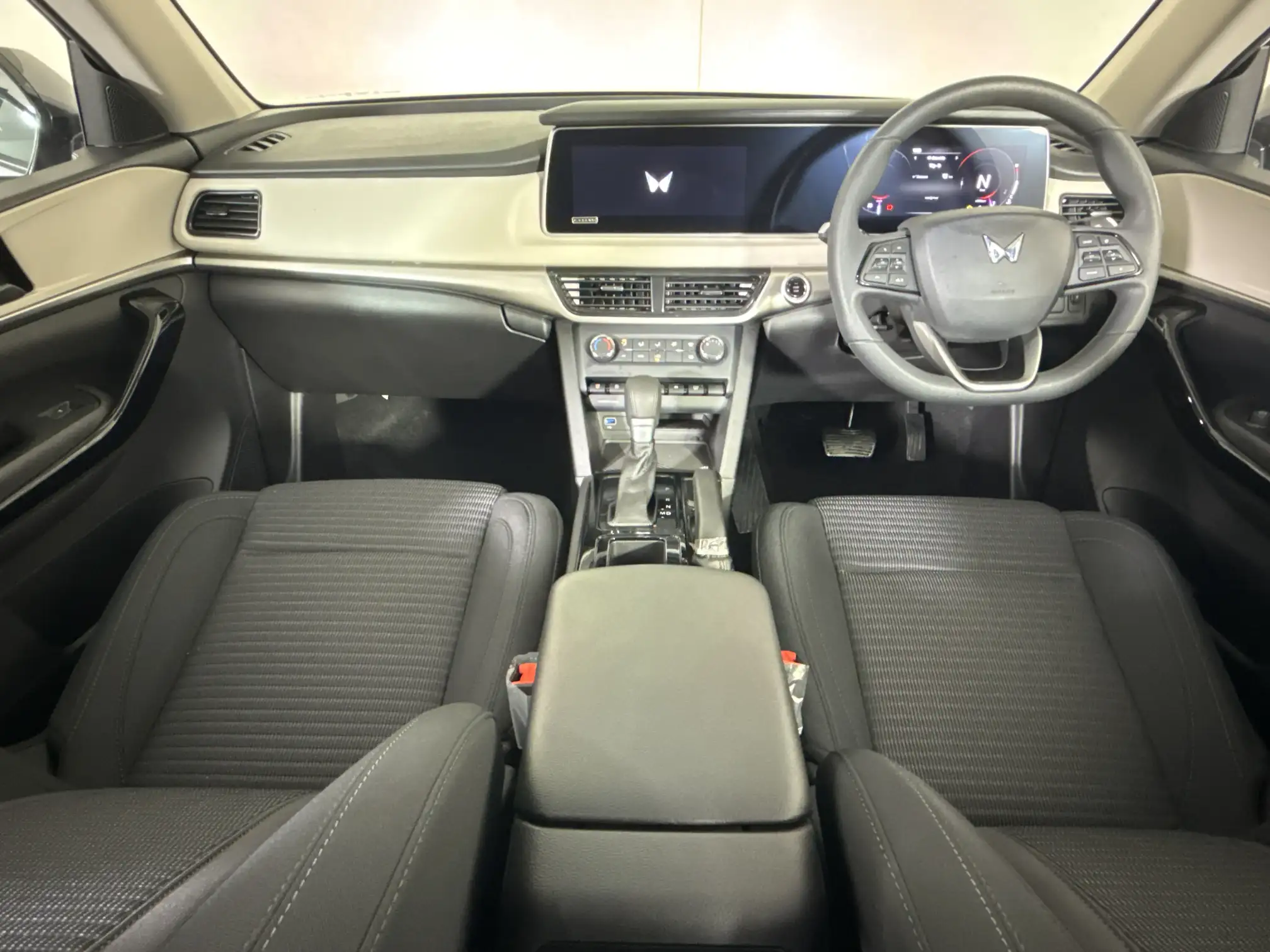 Mahindra XUV 700