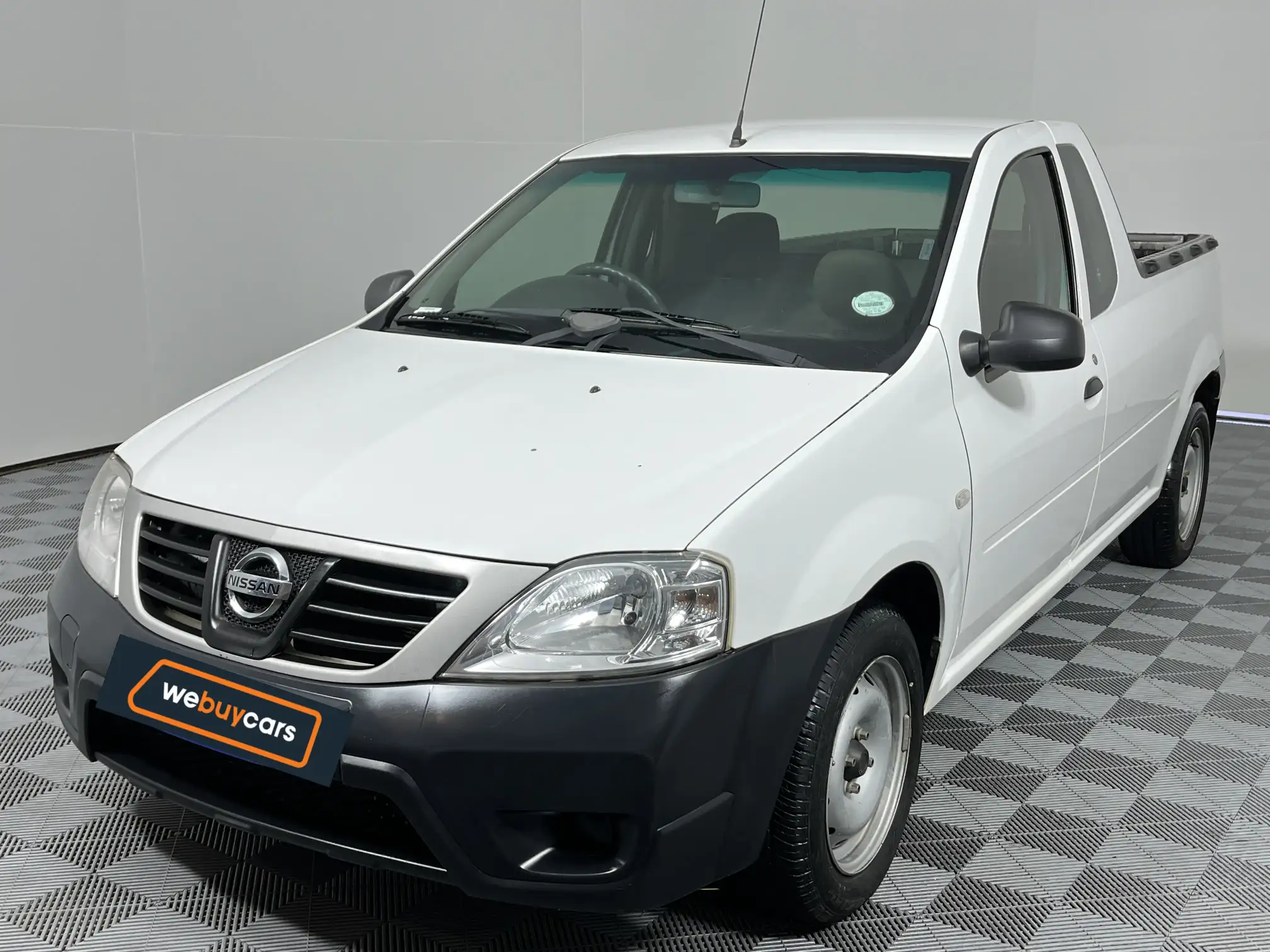 2021 Nissan NP200