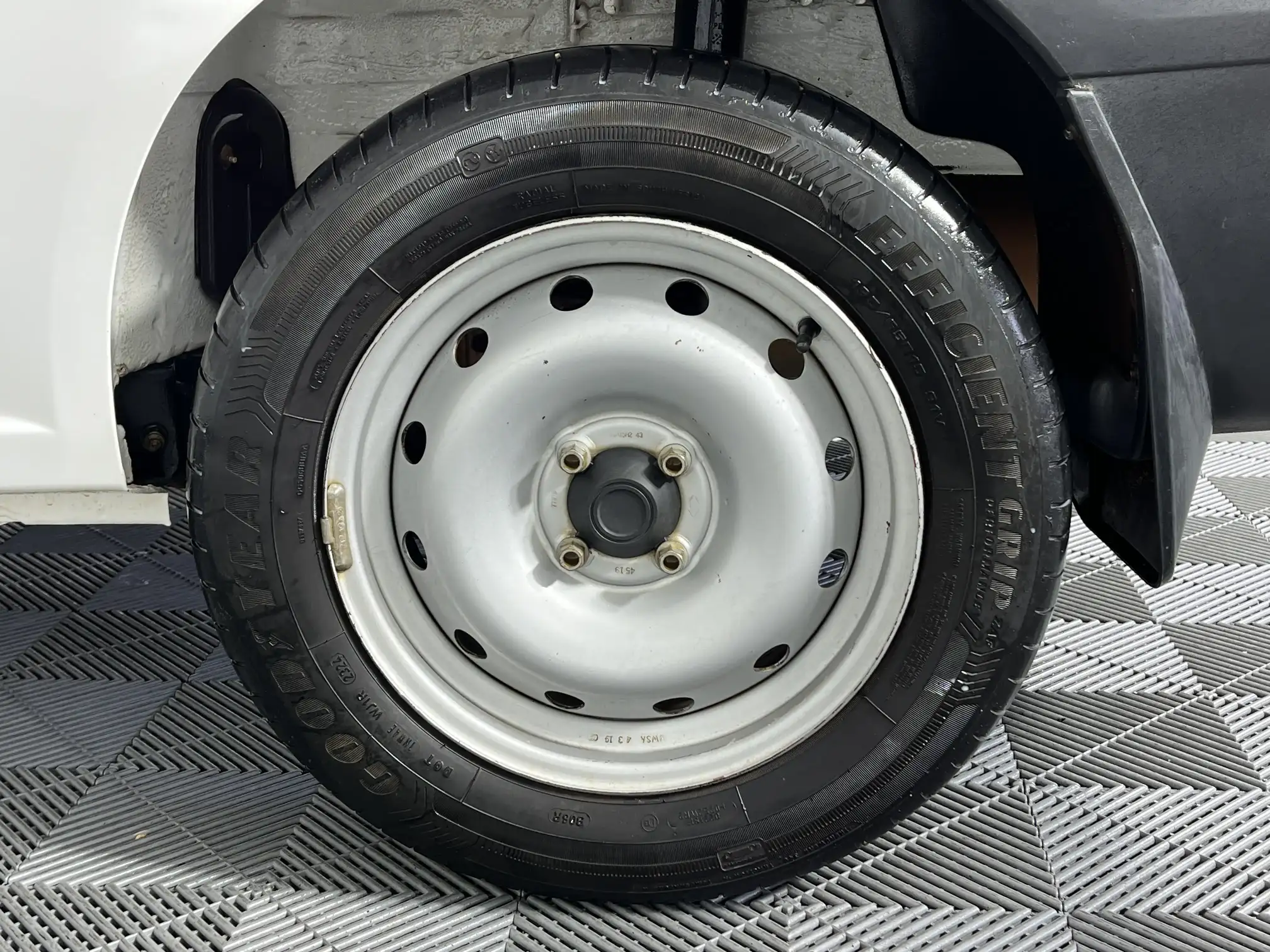 Nissan NP200