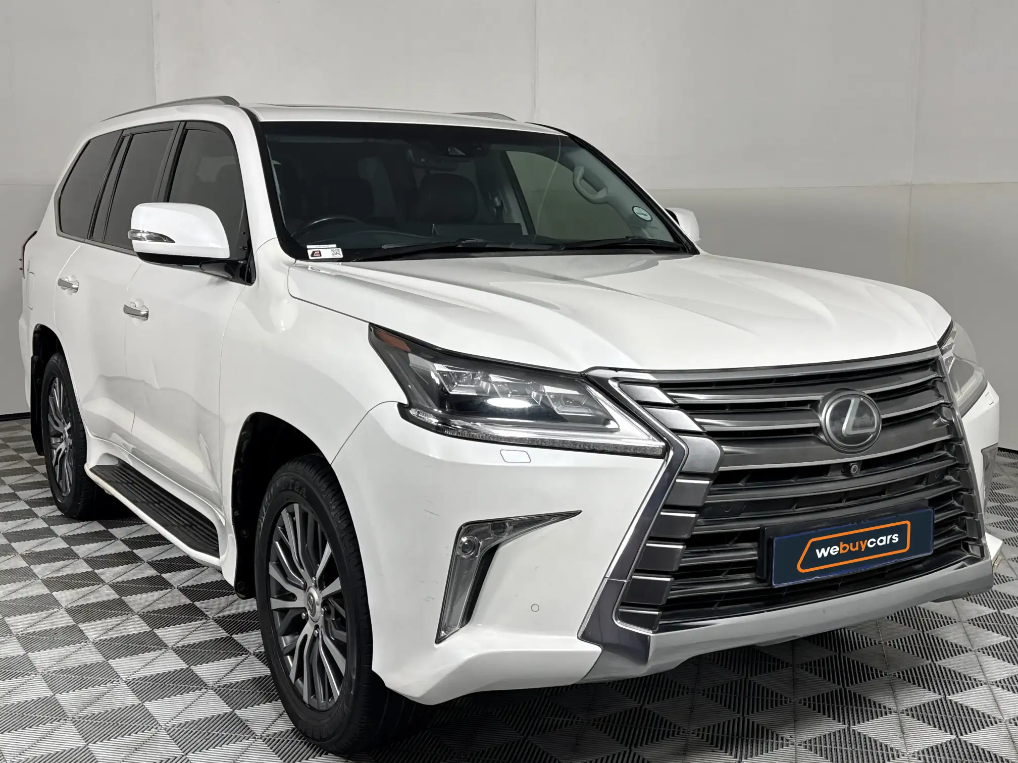 Lexus LX