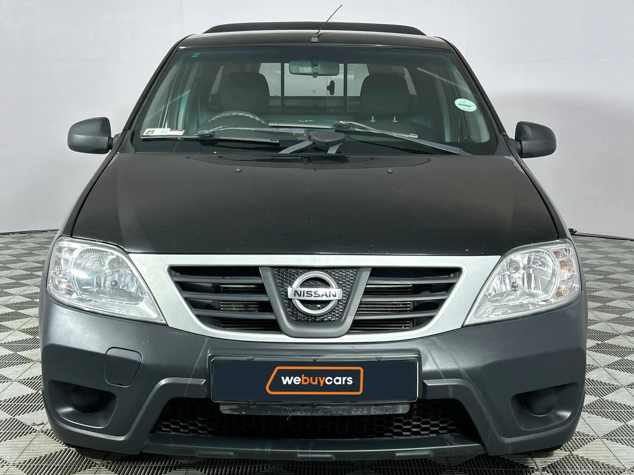 Nissan NP200