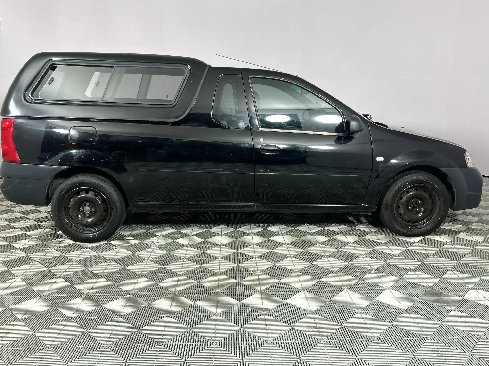 Nissan NP200