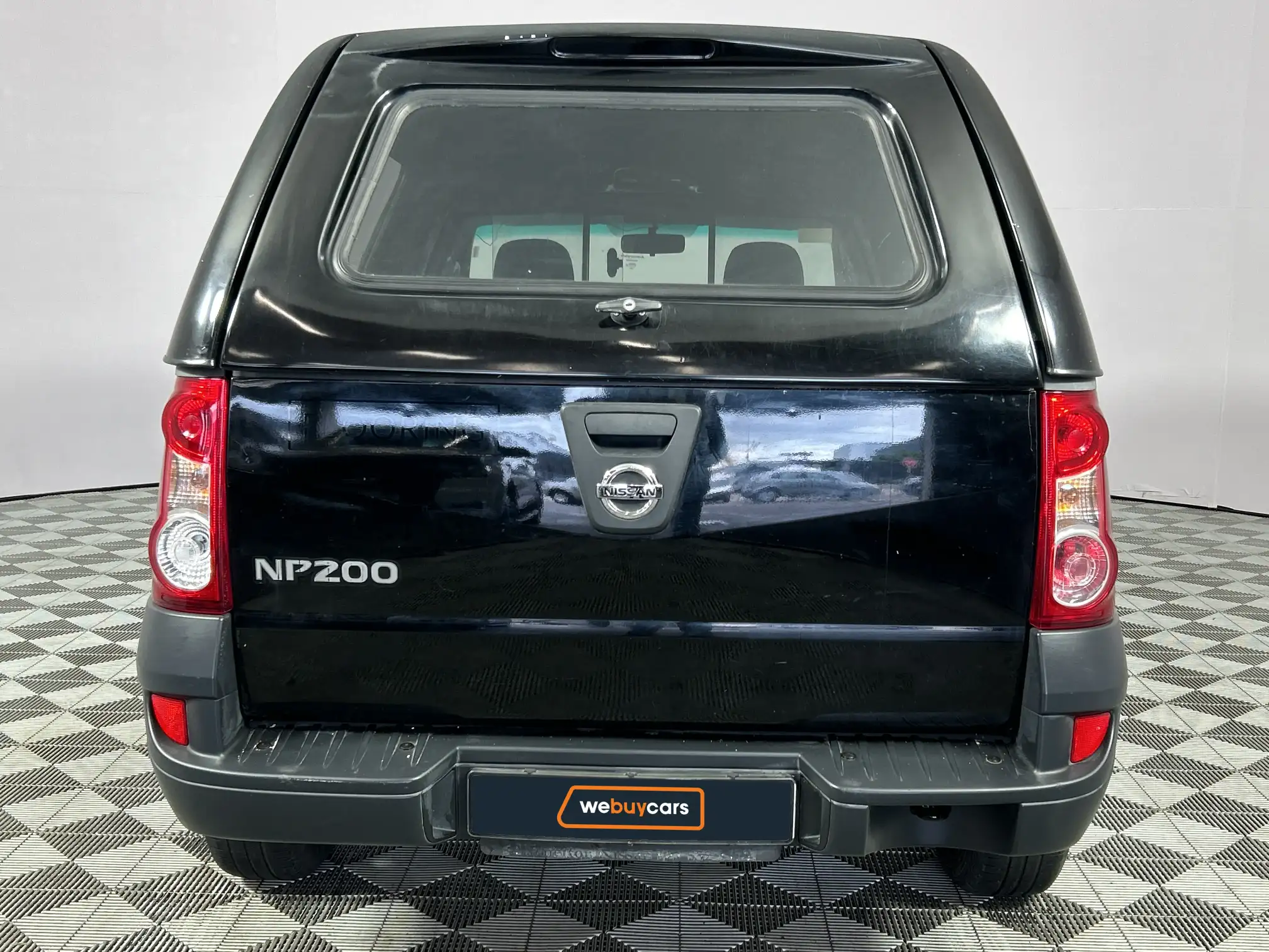 Nissan NP200