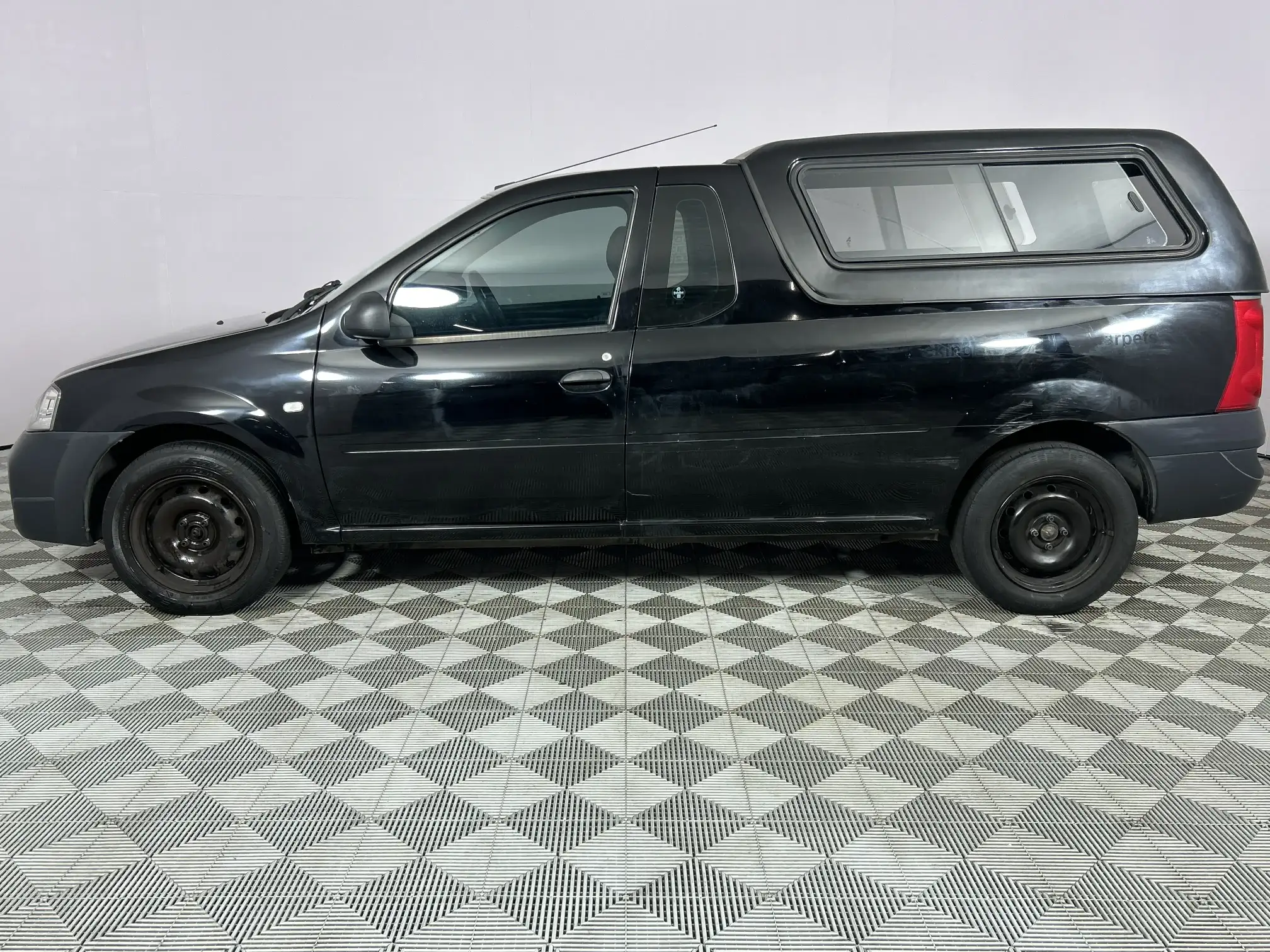 Nissan NP200