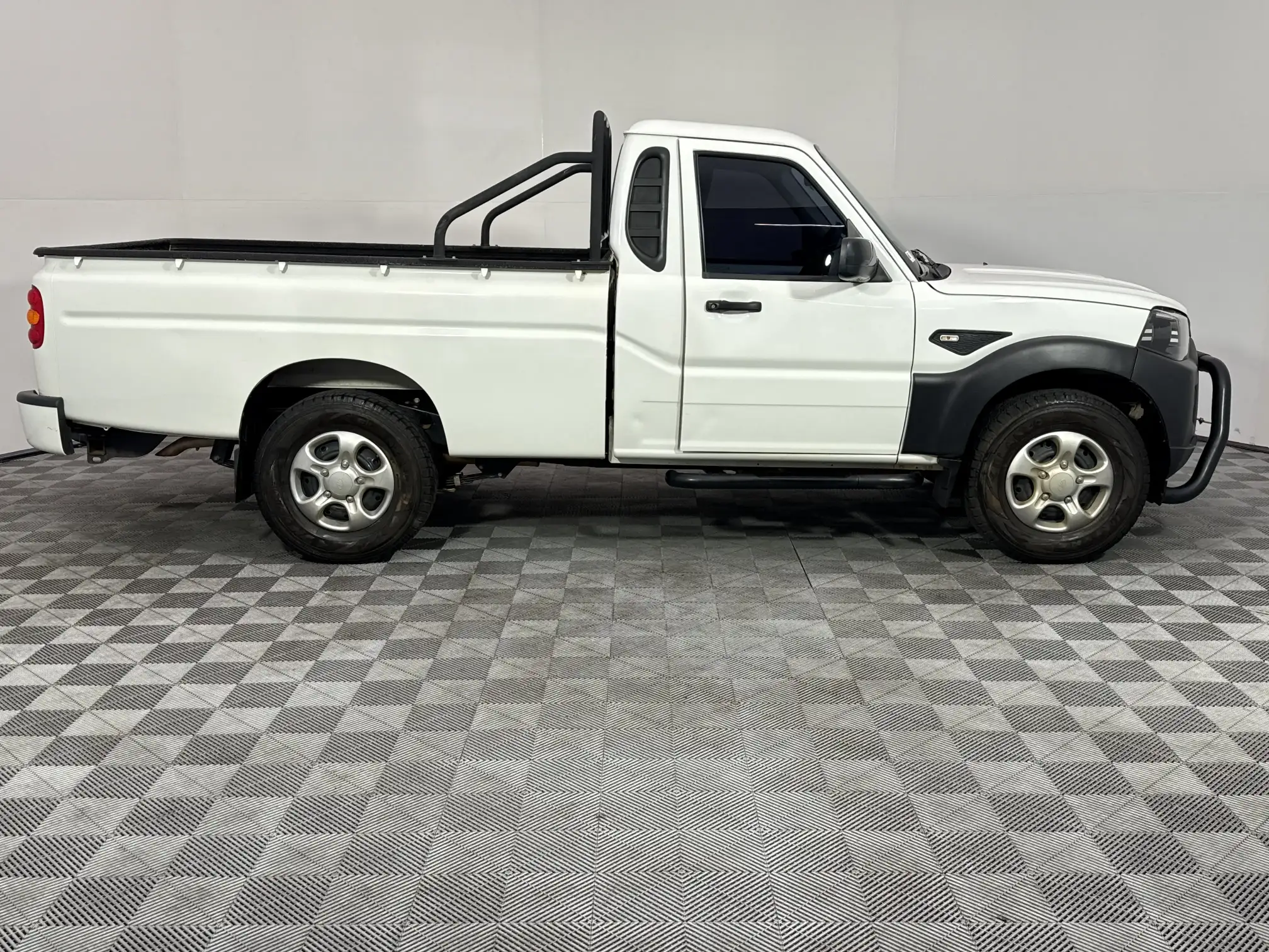 Mahindra PIK UP