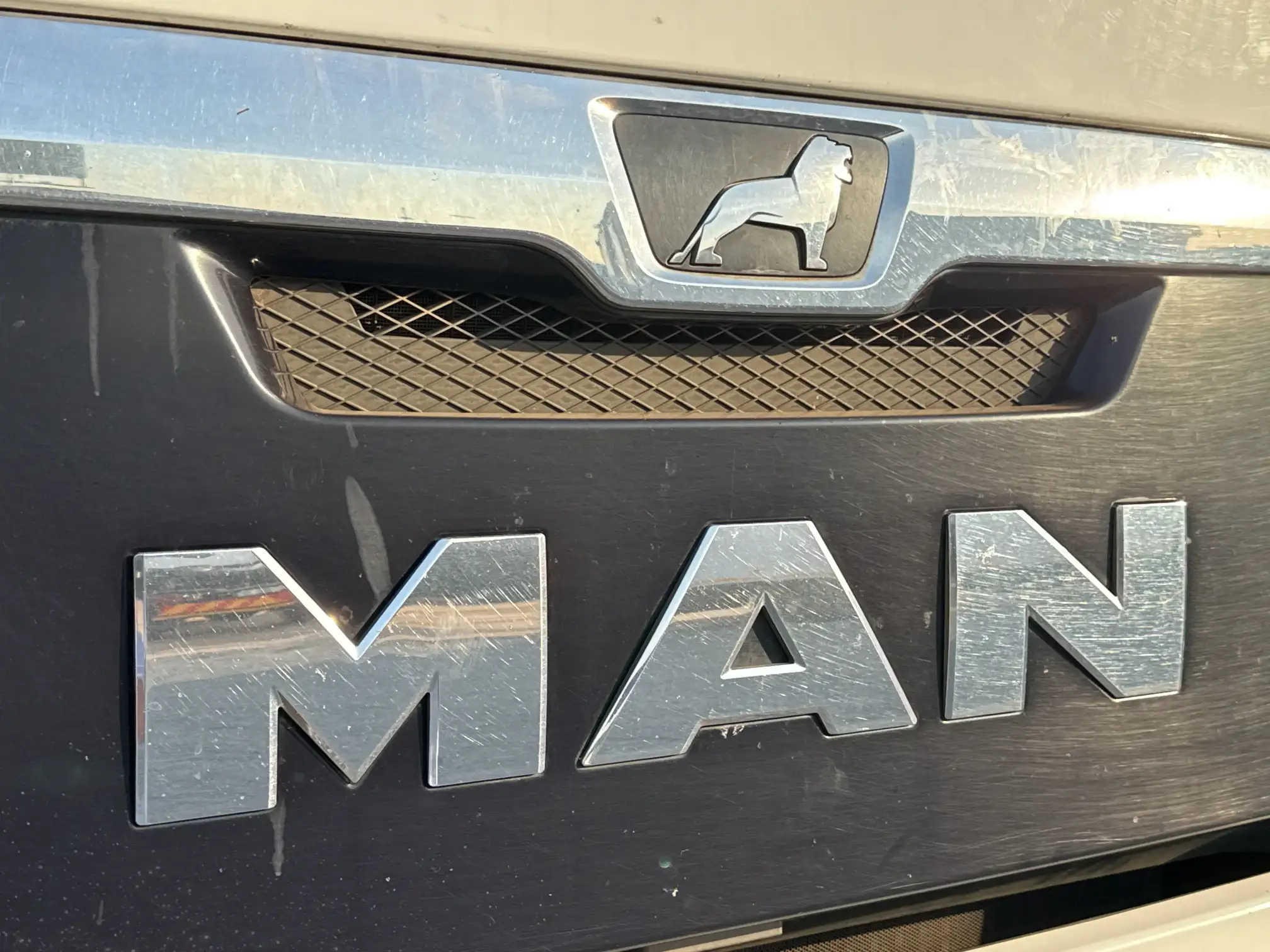 M a n 27 Series TGS