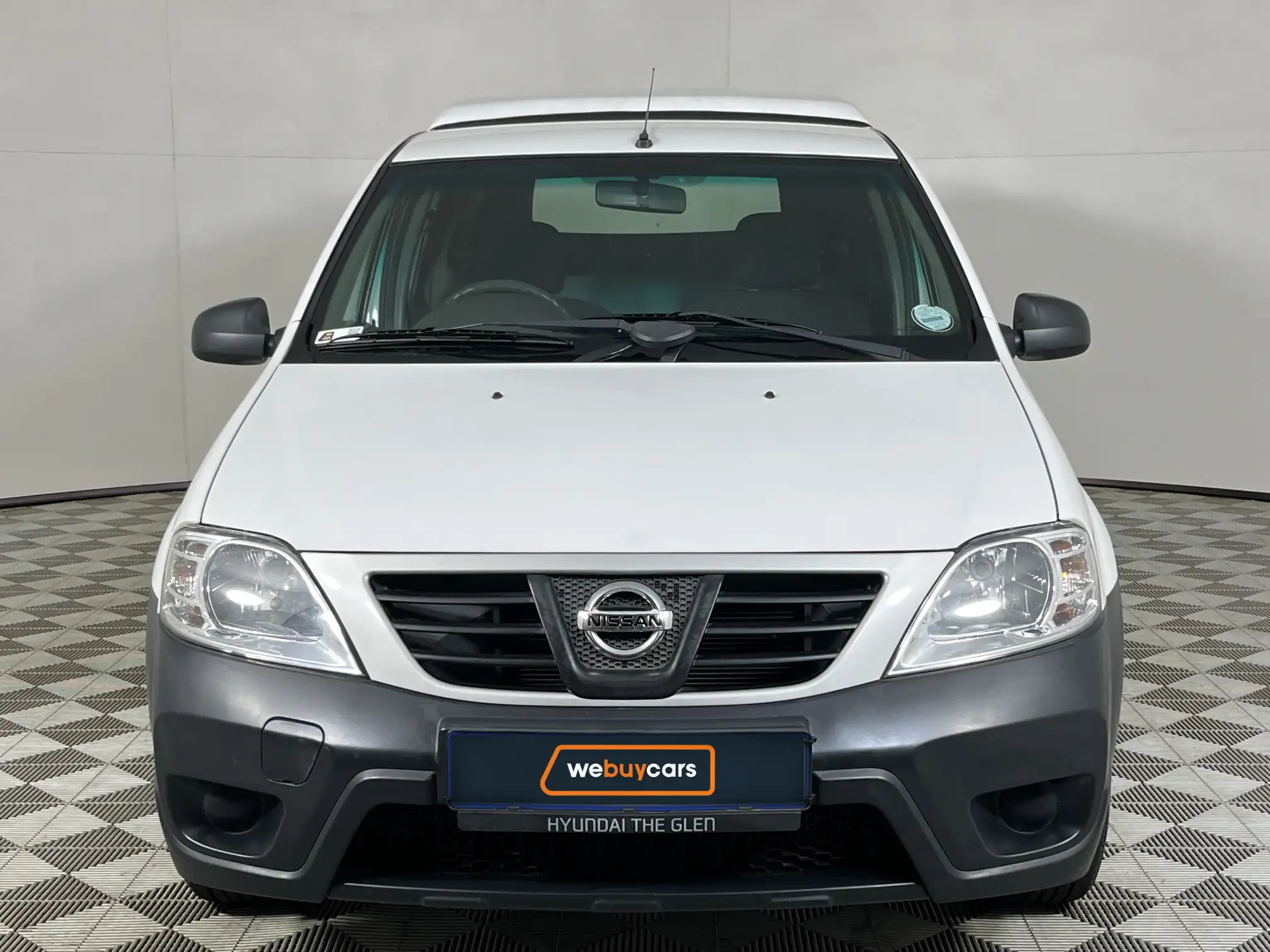 Nissan NP200