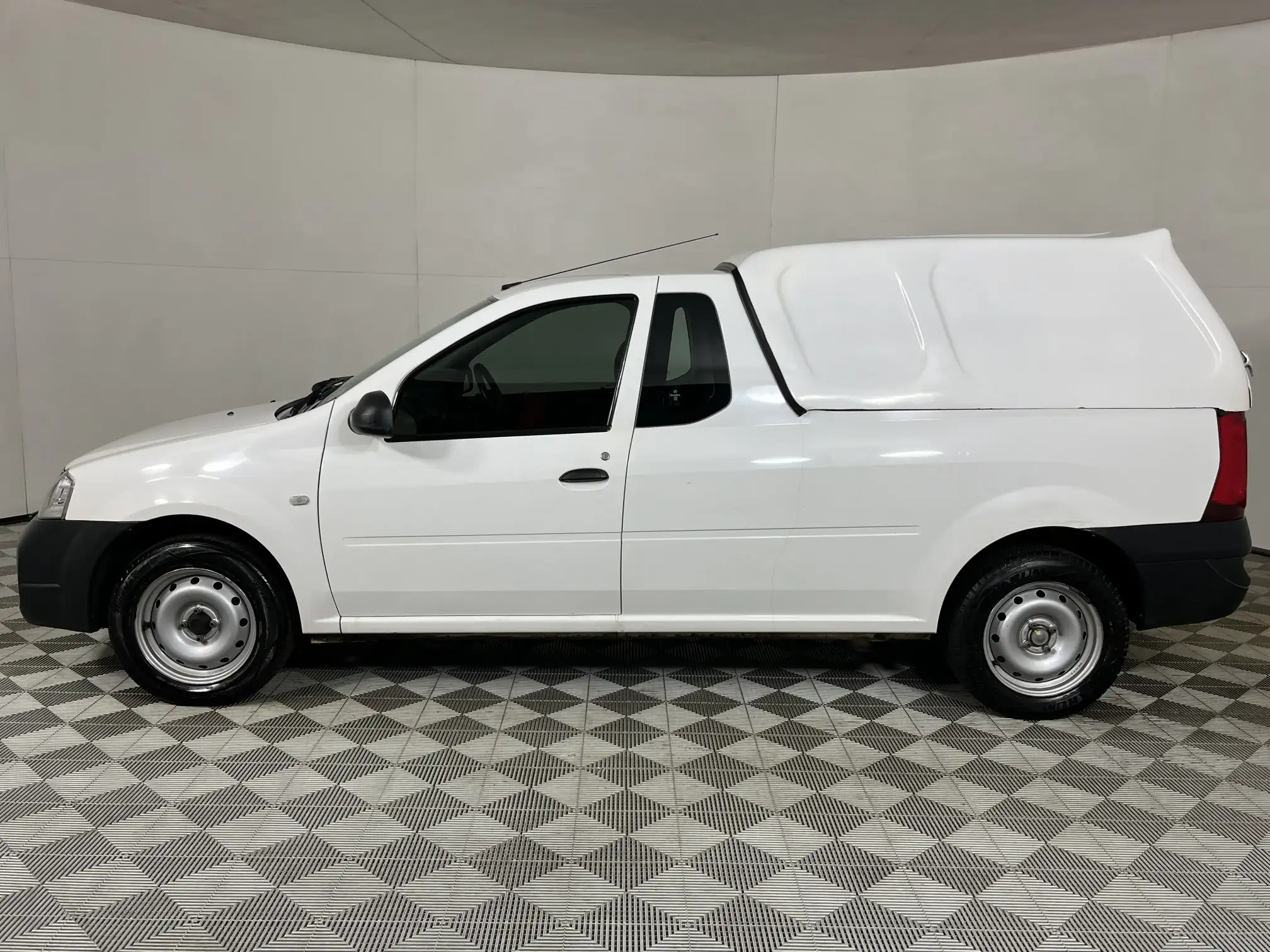 Nissan NP200