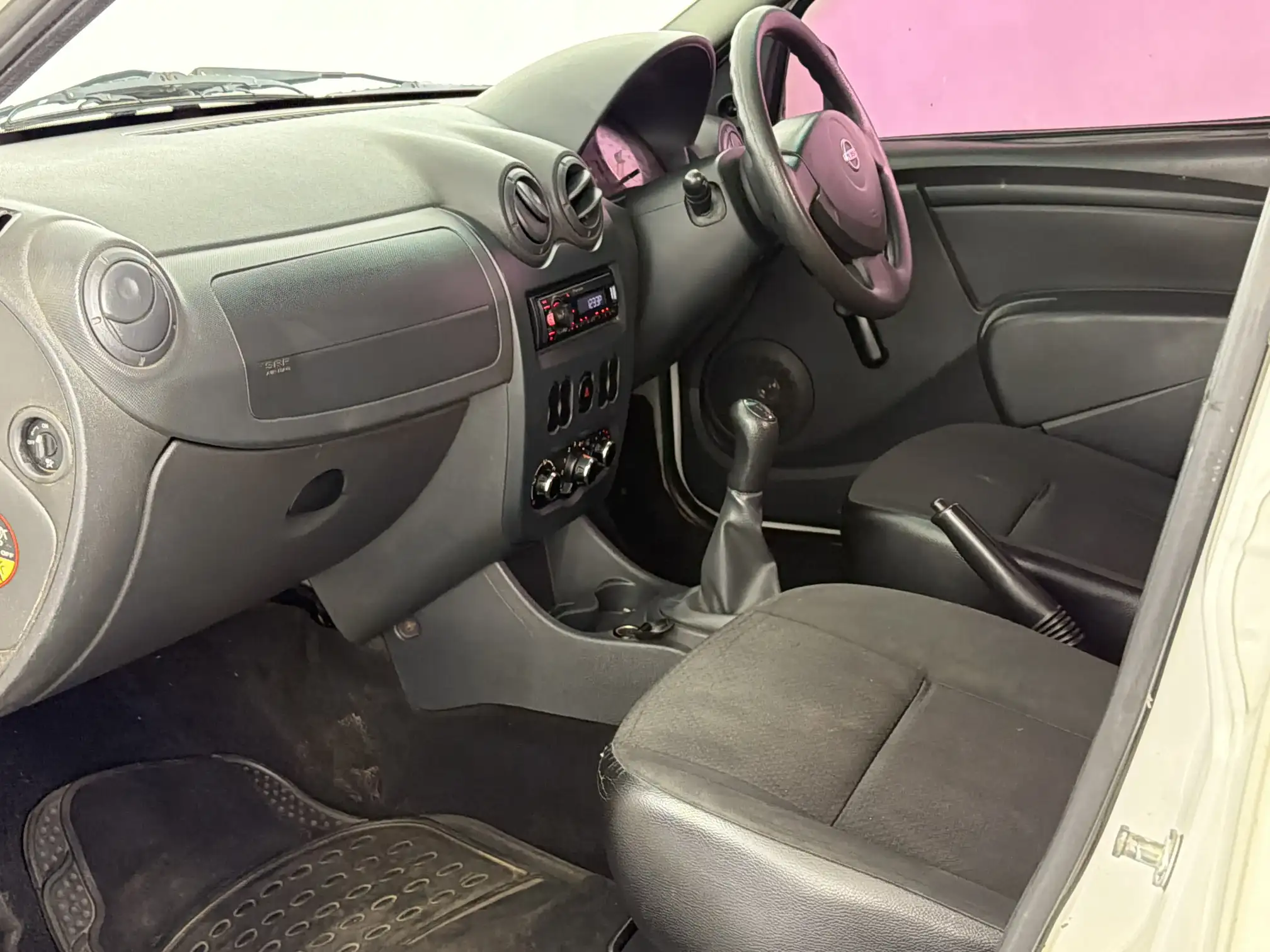 Nissan NP200