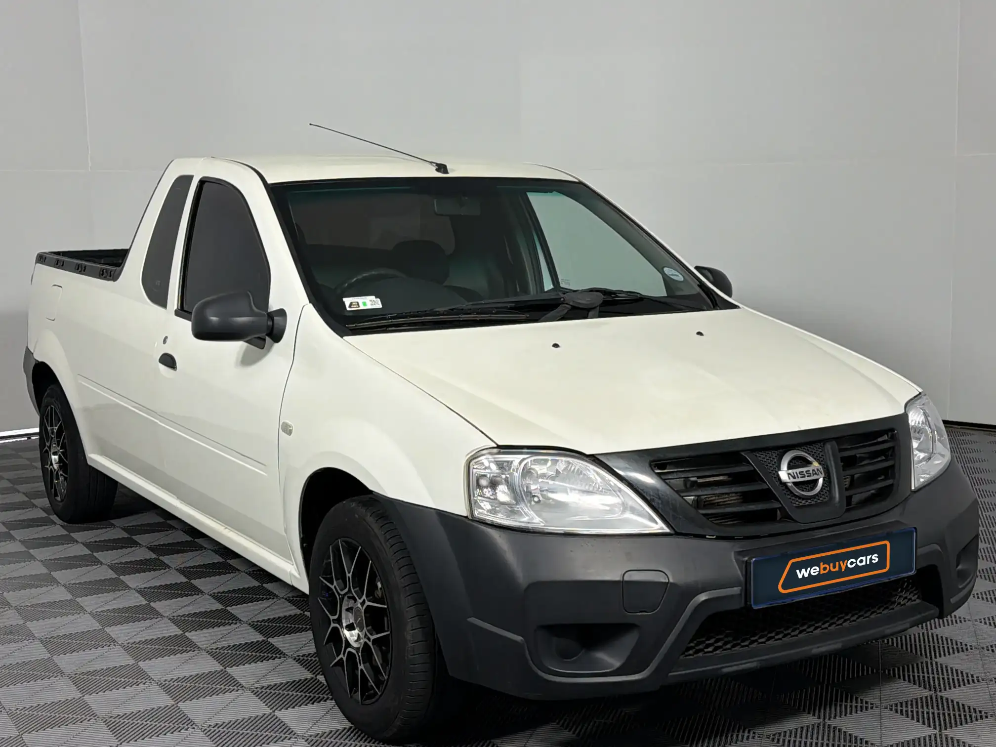 Nissan NP200