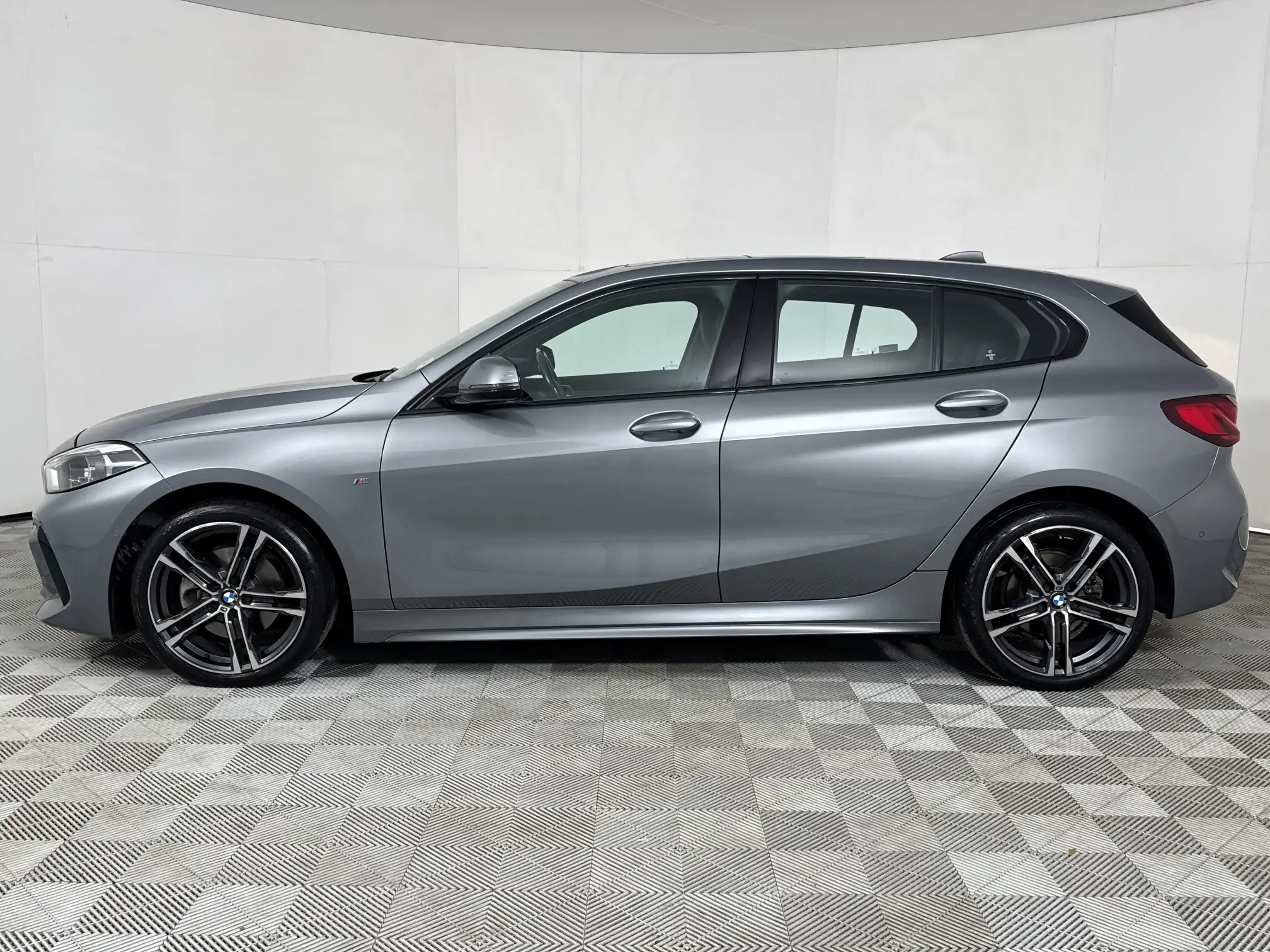 BMW 1 Series (f40)