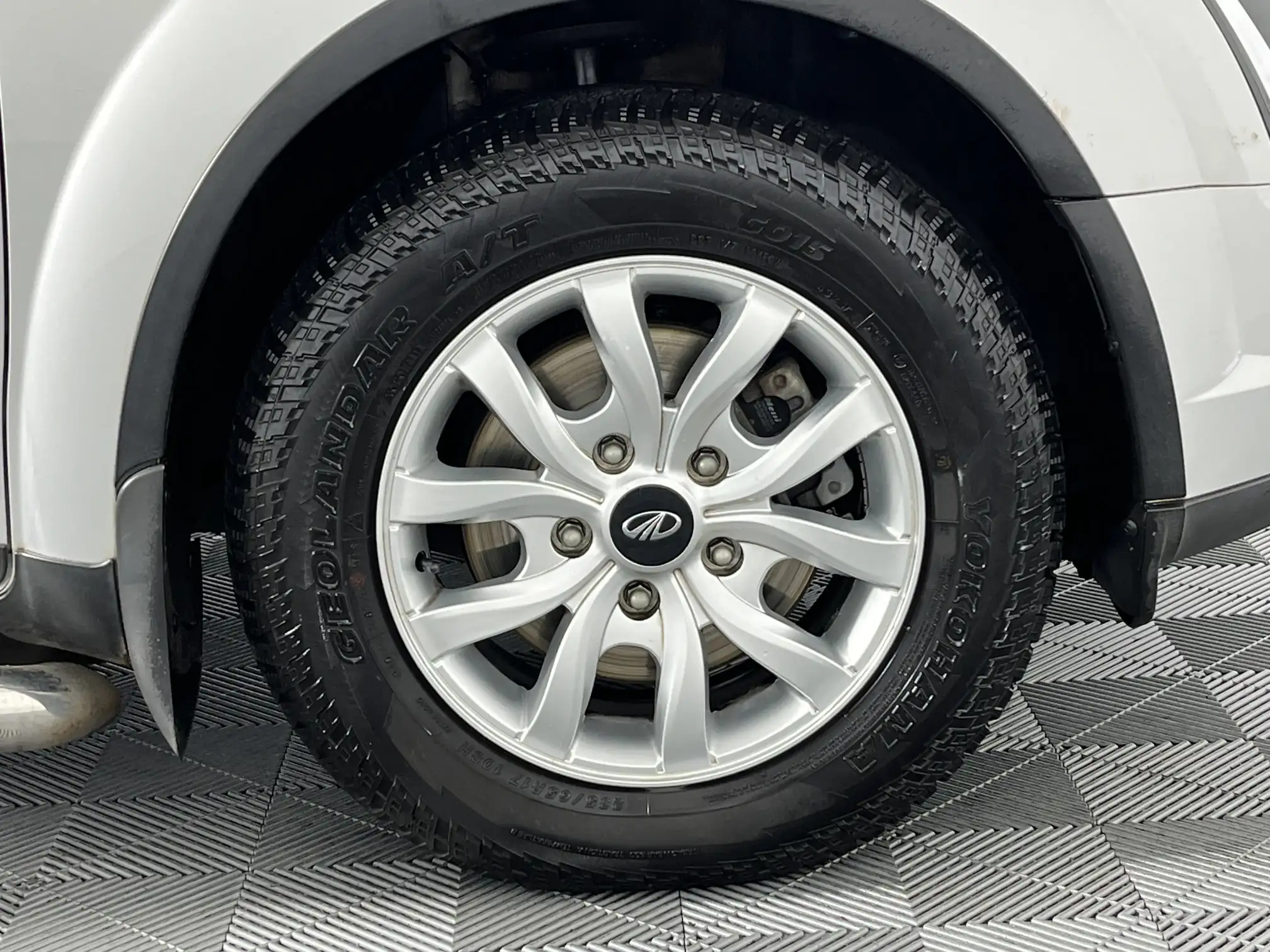 Mahindra XUV