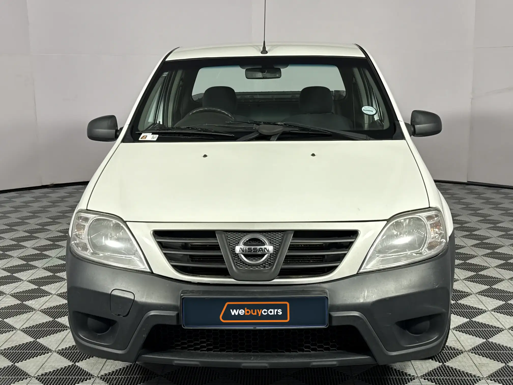 Nissan NP200