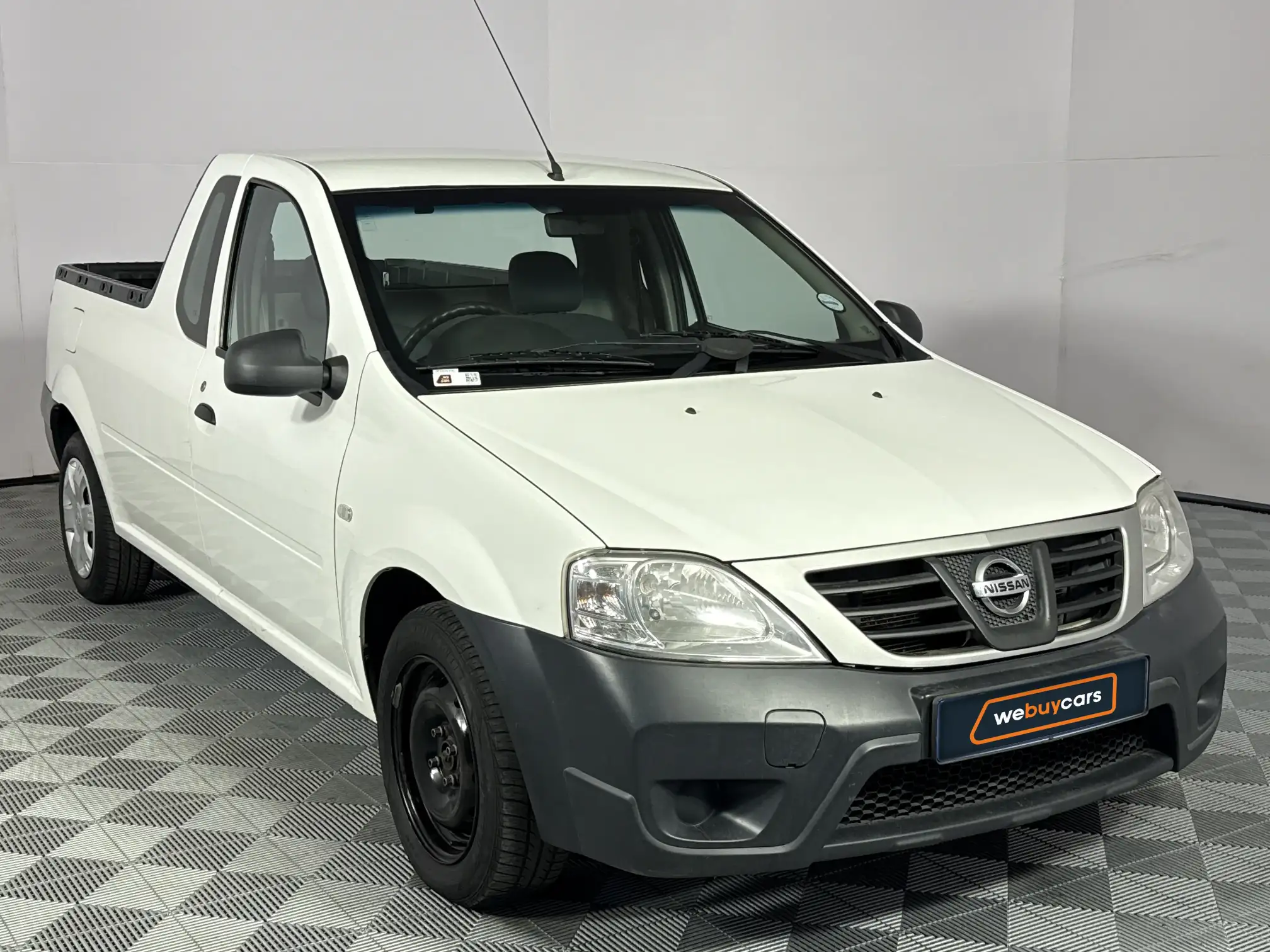 Nissan NP200