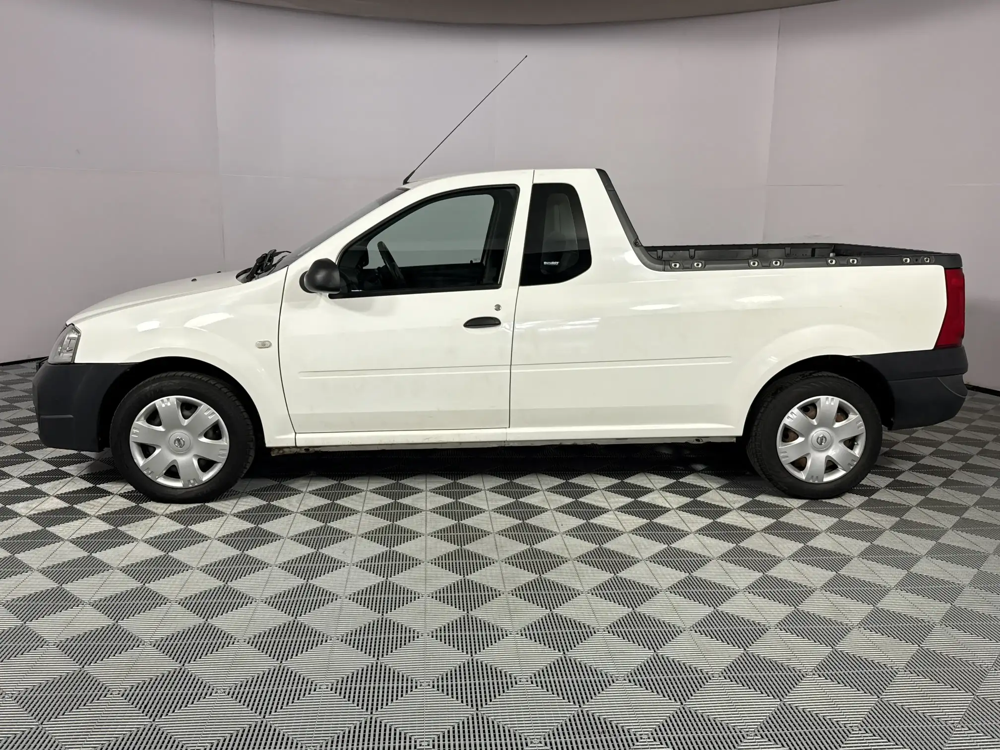Nissan NP200